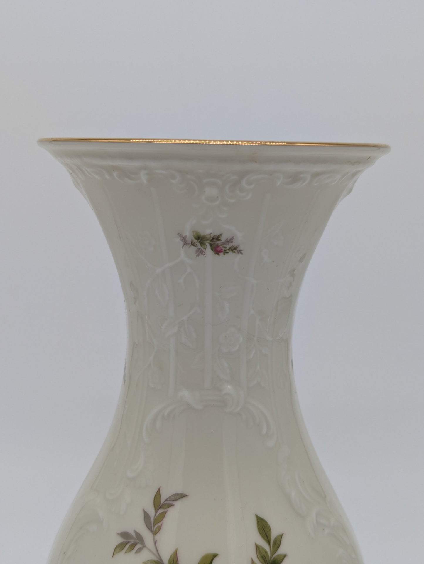 Rosenthal Porzellan Vase Classic Rose Relief Rosen Dekor Goldrand