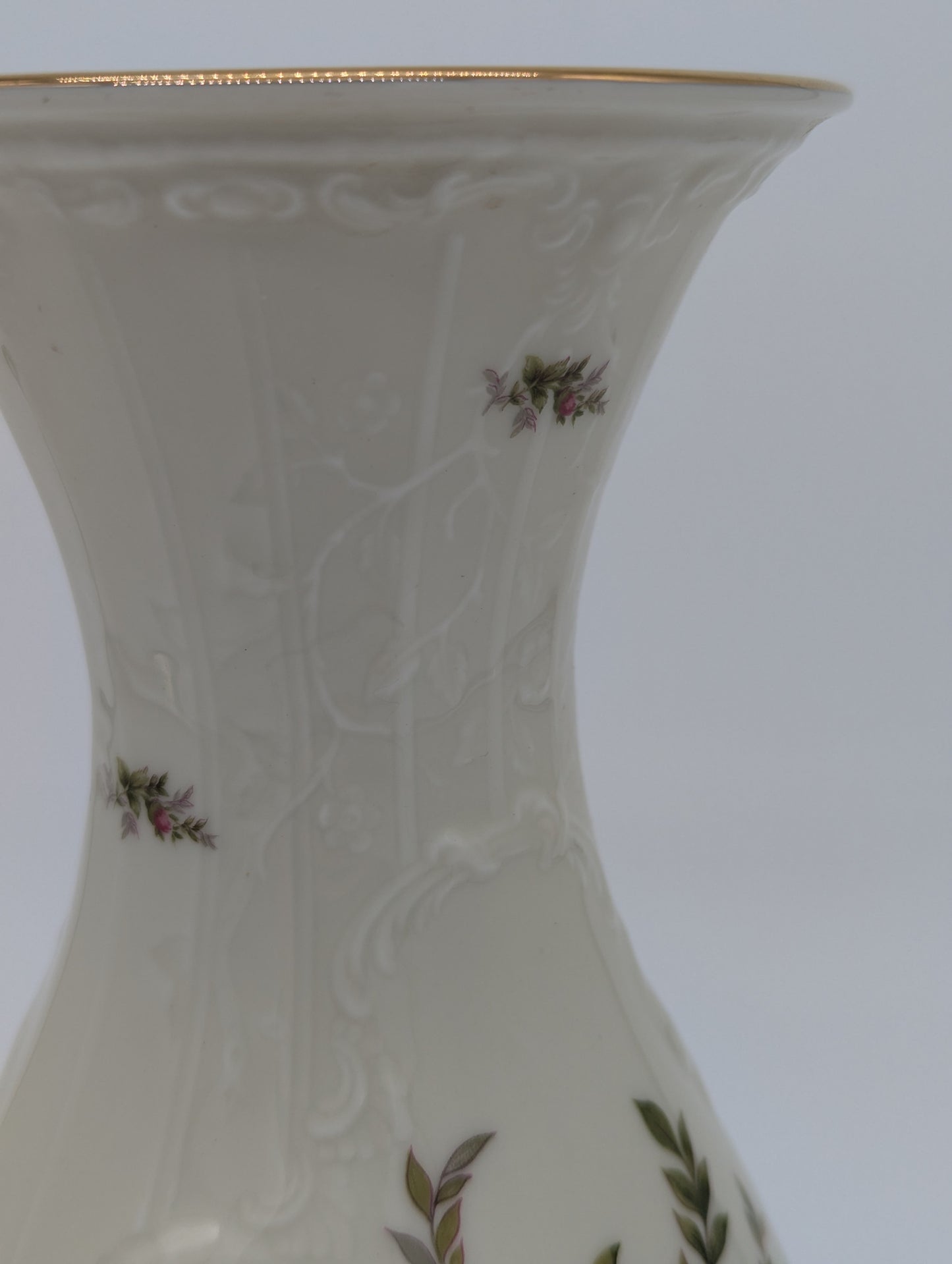 Rosenthal Porzellan Vase Classic Rose Relief Rosen Dekor Goldrand