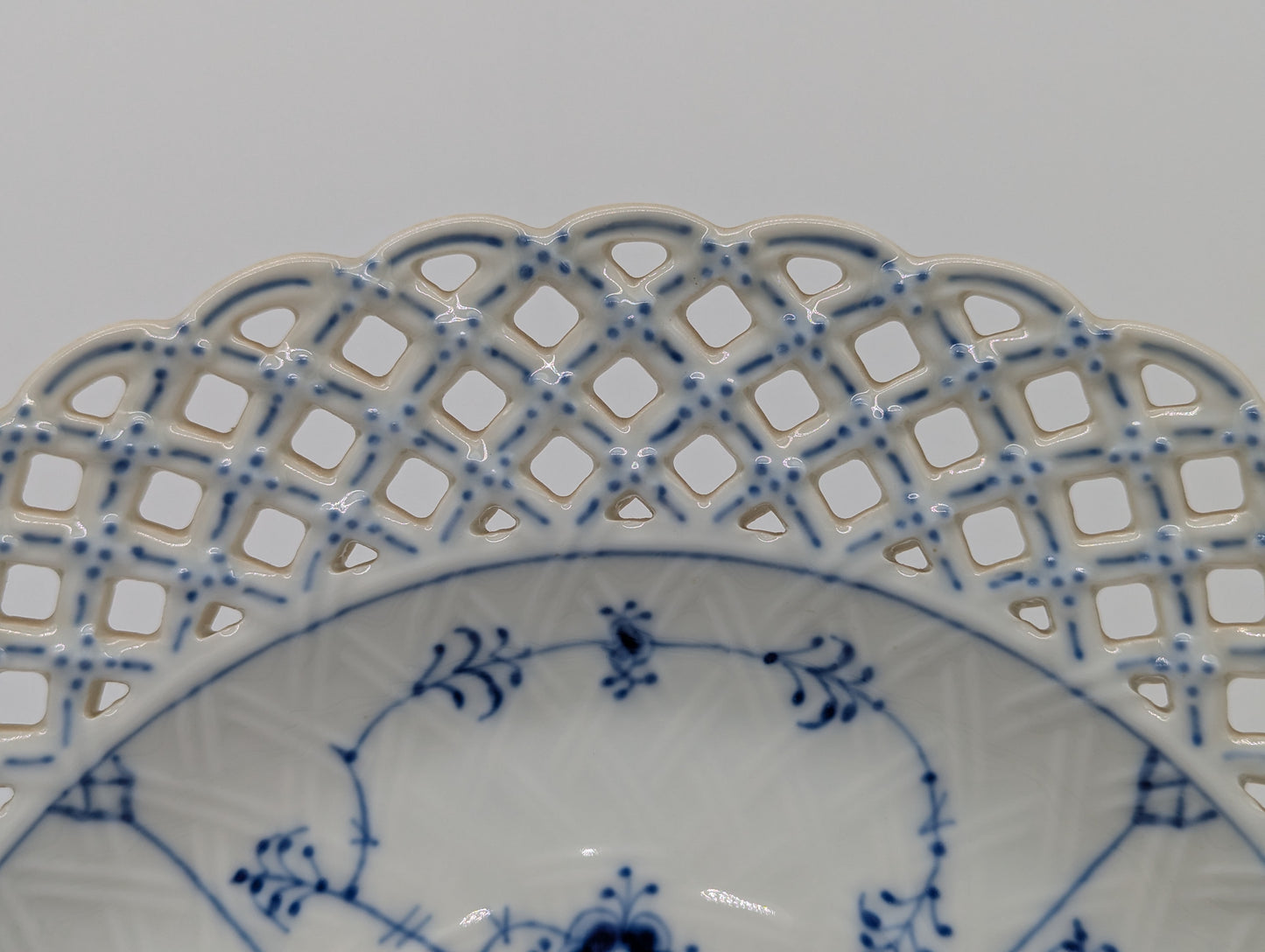 Royal Copenhagen Musselmalet Vollspitze Teller 1098 handbemalt