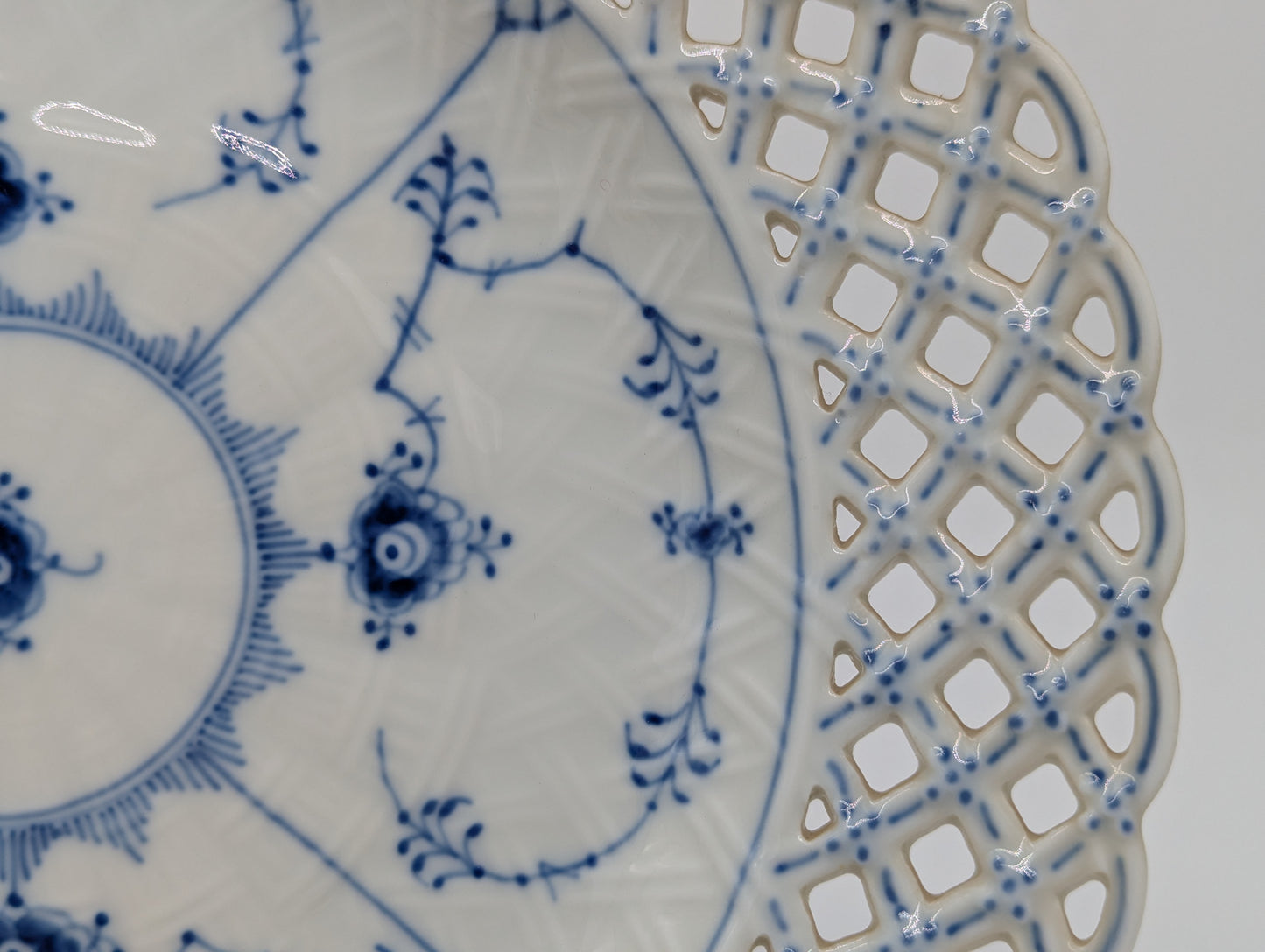 Royal Copenhagen Musselmalet Vollspitze Teller 1098 handbemalt