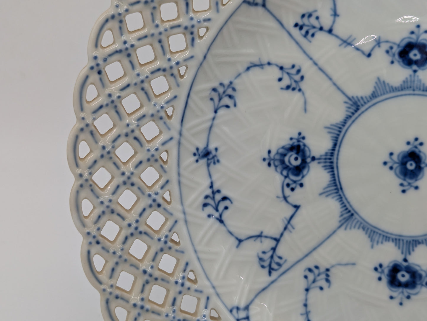 Royal Copenhagen Musselmalet Vollspitze Teller 1098 handbemalt