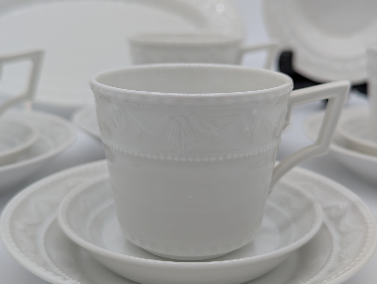 KPM Berlin Porzellan Service Serie Kurland Weiß für 4 Personen