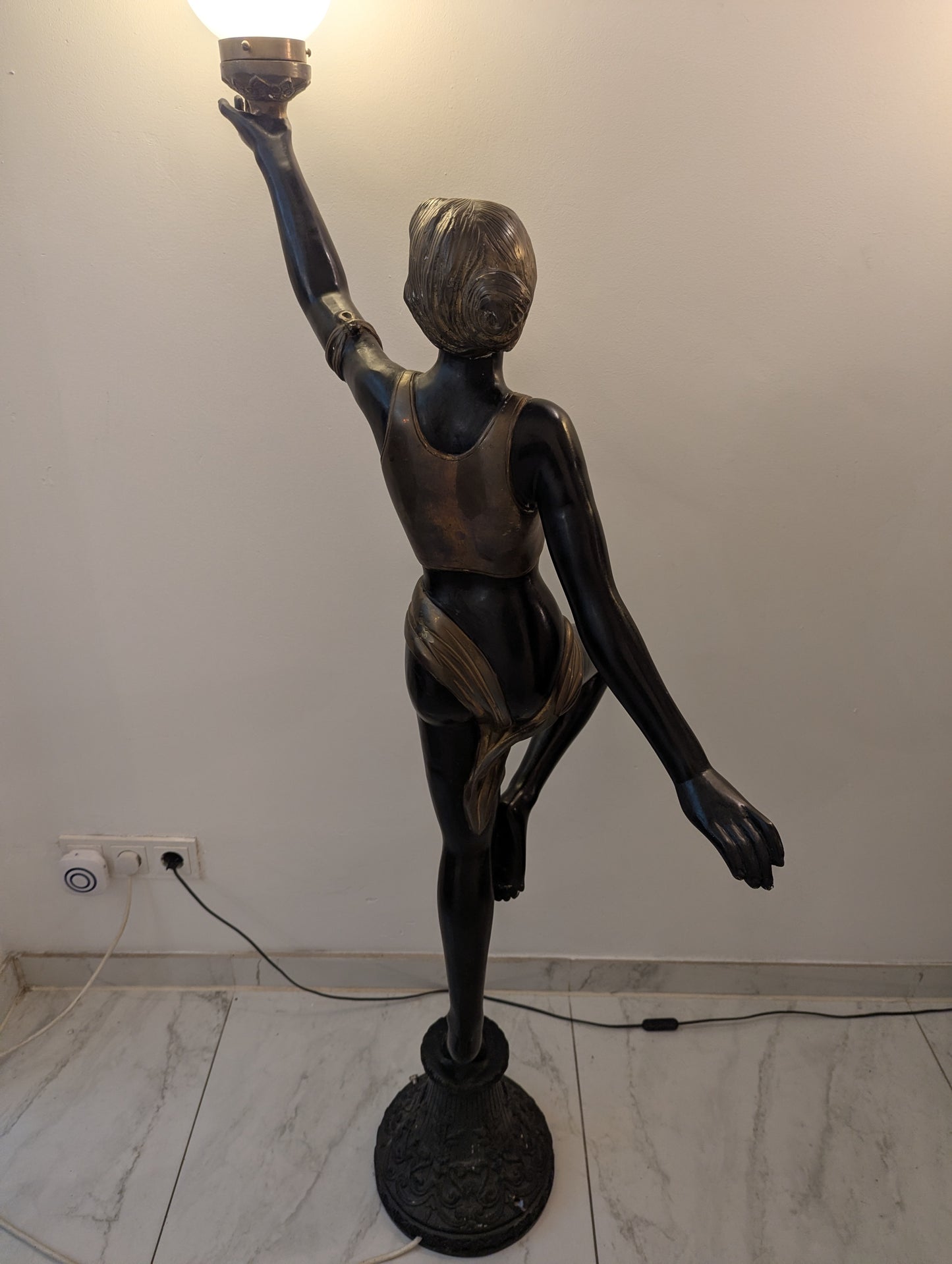 Paar Art Deco Bronze Lampen Tänzerinnen Figuren Lebensgroß