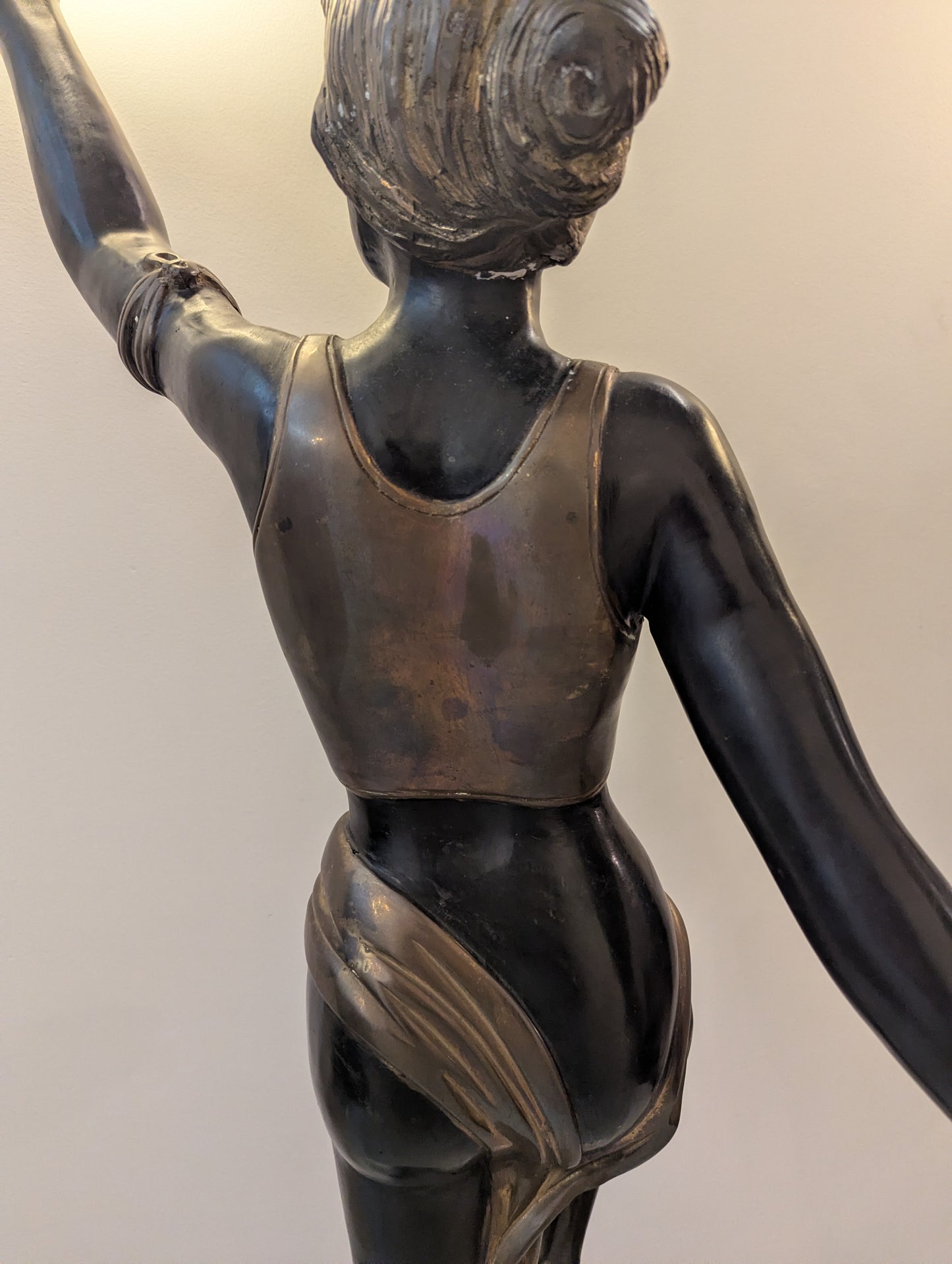 Paar Art Deco Bronze Lampen Tänzerinnen Figuren Lebensgroß