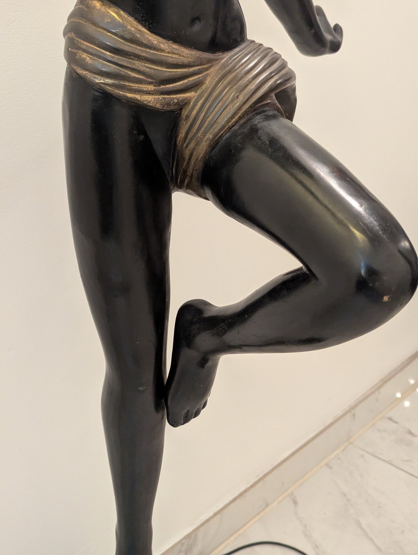 Paar Art Deco Bronze Lampen Tänzerinnen Figuren Lebensgroß