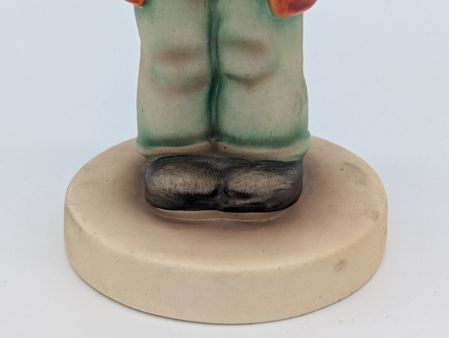 Goebel Hummel Figuren Paar Junge mit Geige und Mädchen mit Korb