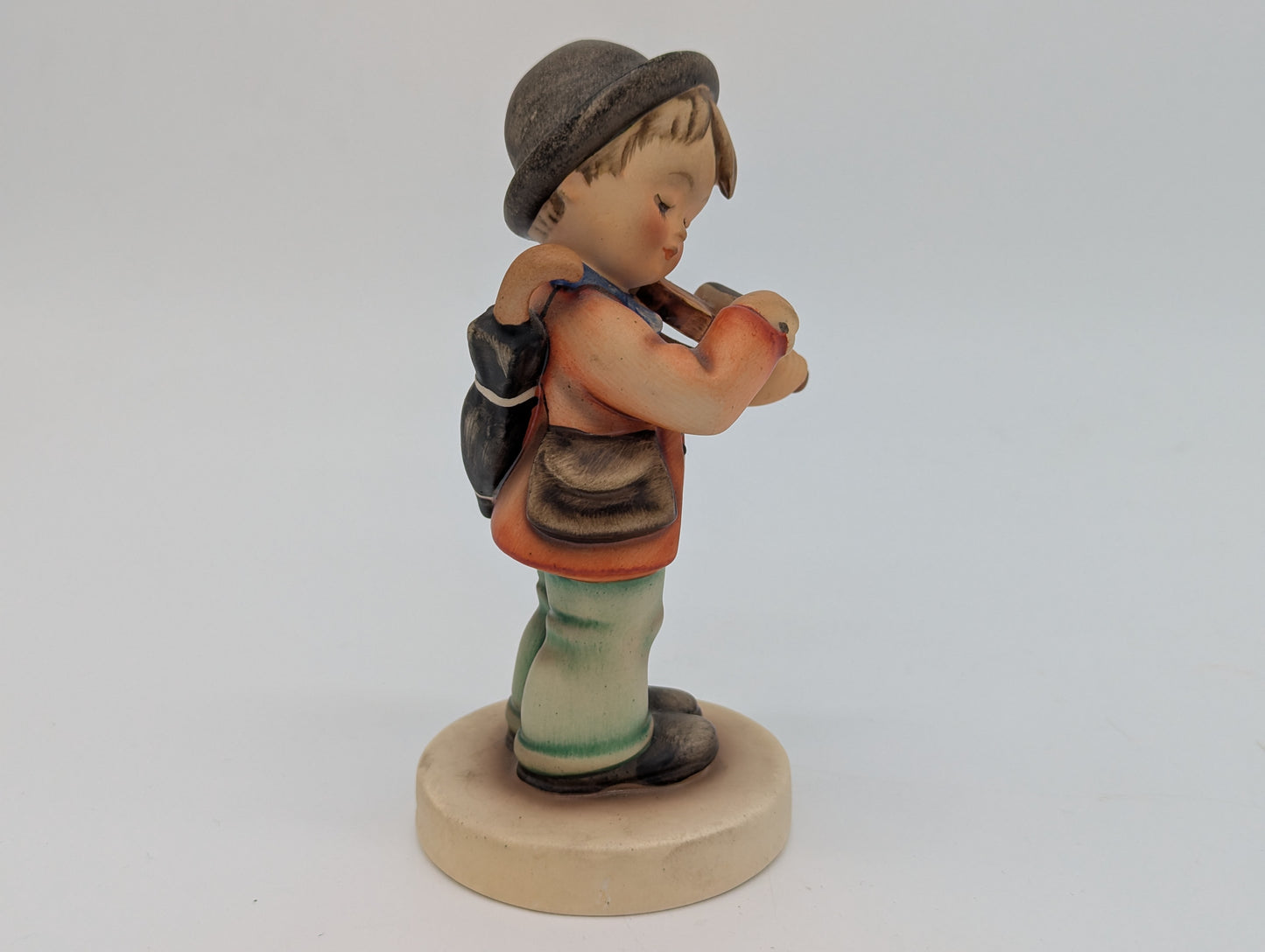 Goebel Hummel Figuren Paar Junge mit Geige und Mädchen mit Korb