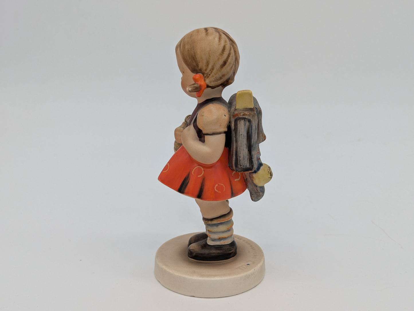 Goebel Hummel Figuren Paar Junge mit Geige und Mädchen mit Korb