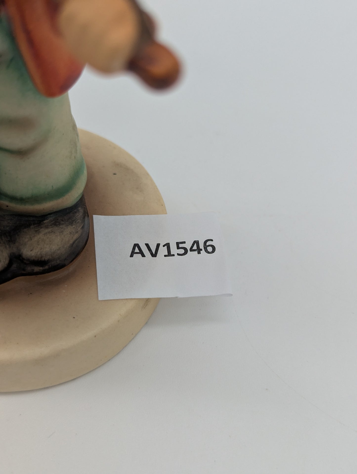 Goebel Hummel Figuren Paar Junge mit Geige und Mädchen mit Korb