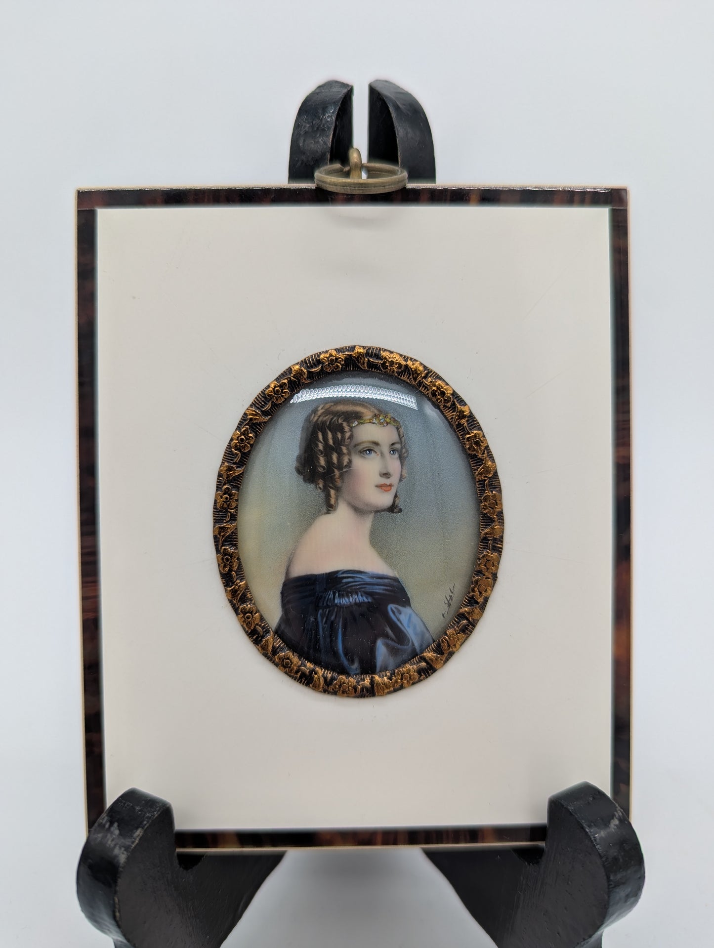 Lupenmalerei Miniaturmalerei Porträt einer Dame im blauen Kleid signiert