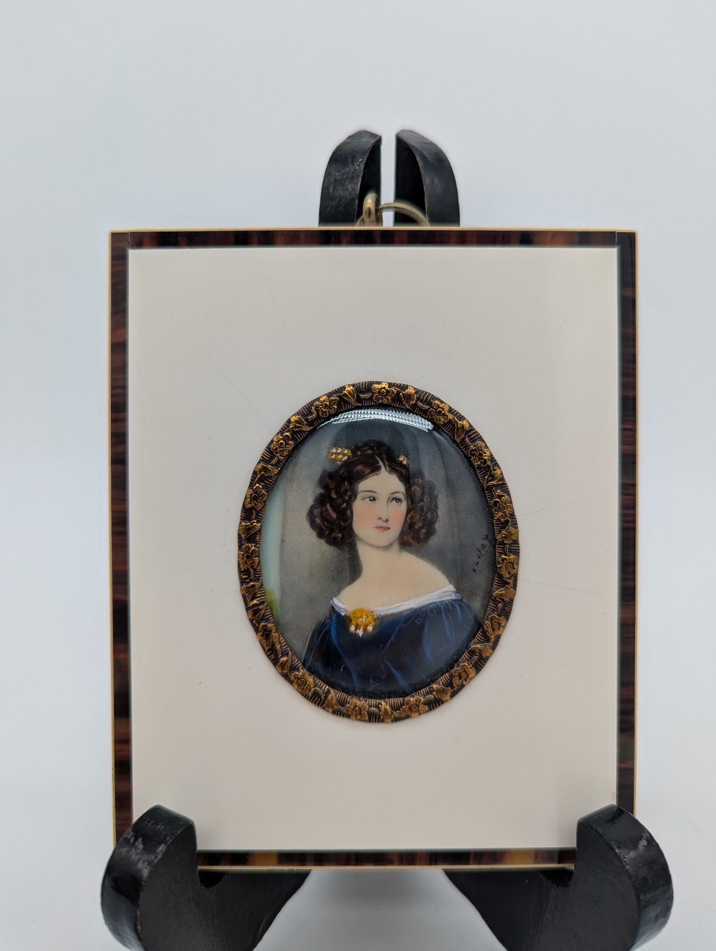 Lupenmalerei Miniaturmalerei Porträt einer Dame im blauen Kleid signiert