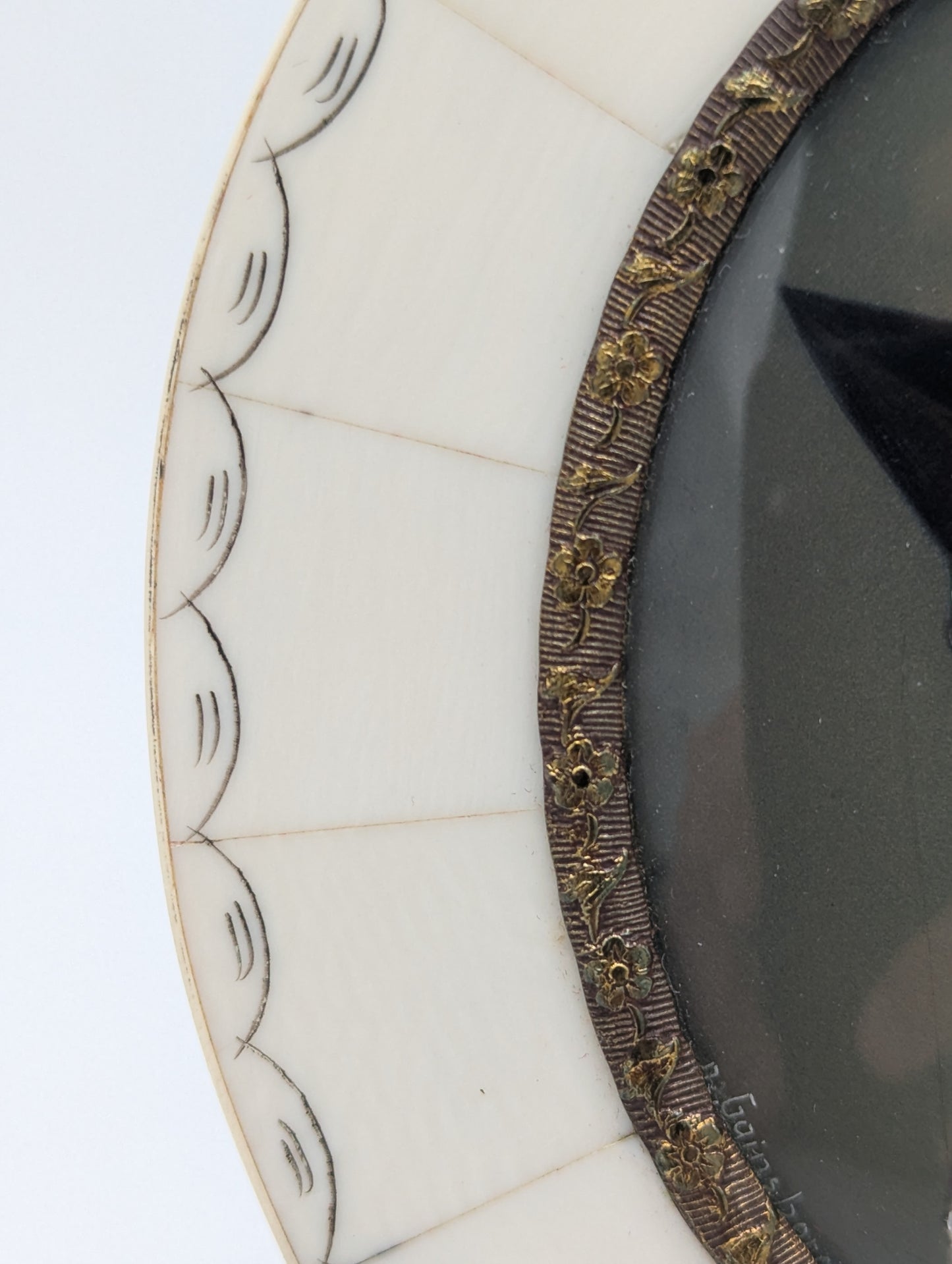 Lupenmalerei Herzogin von Devonshire Porträt Miniatur im ovalen Rahmen