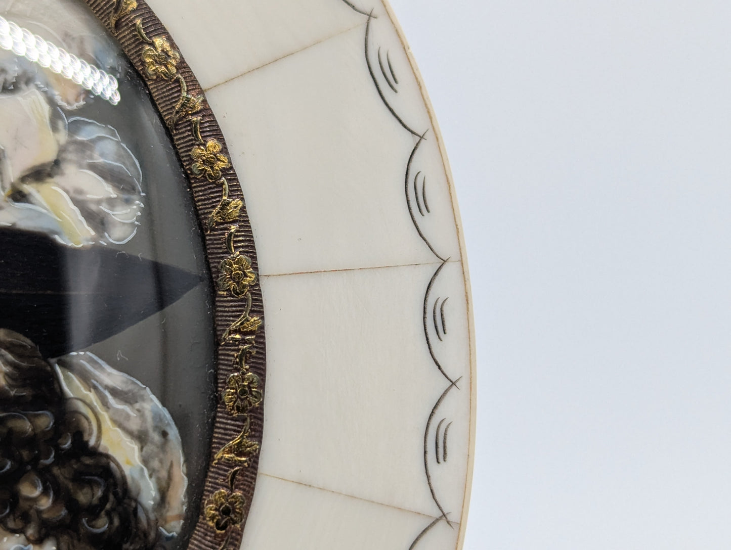 Lupenmalerei Herzogin von Devonshire Porträt Miniatur im ovalen Rahmen