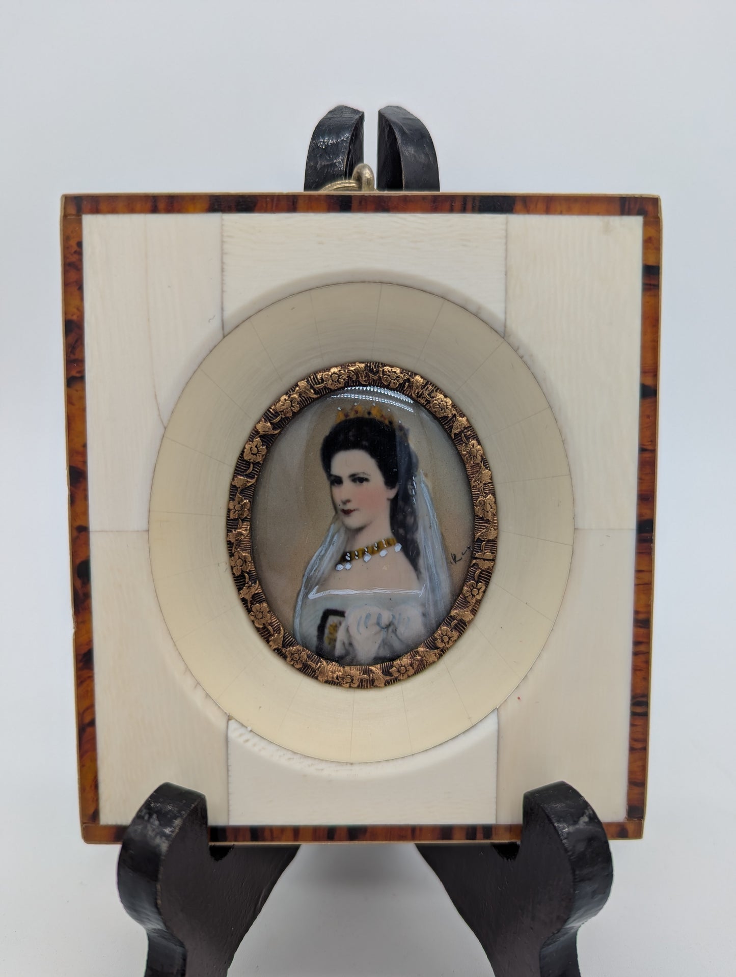 Kaiserin Elisabeth Sisi Lupenmalerei Porträt Miniatur im rechteckigen Rahmen