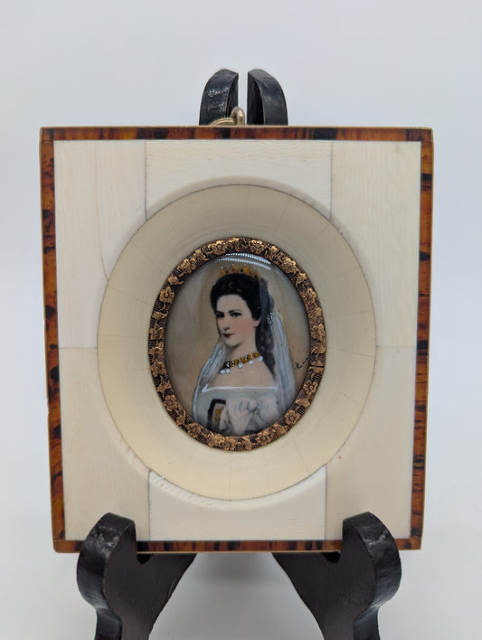 Kaiserin Elisabeth Sisi Lupenmalerei Porträt Miniatur im rechteckigen Rahmen