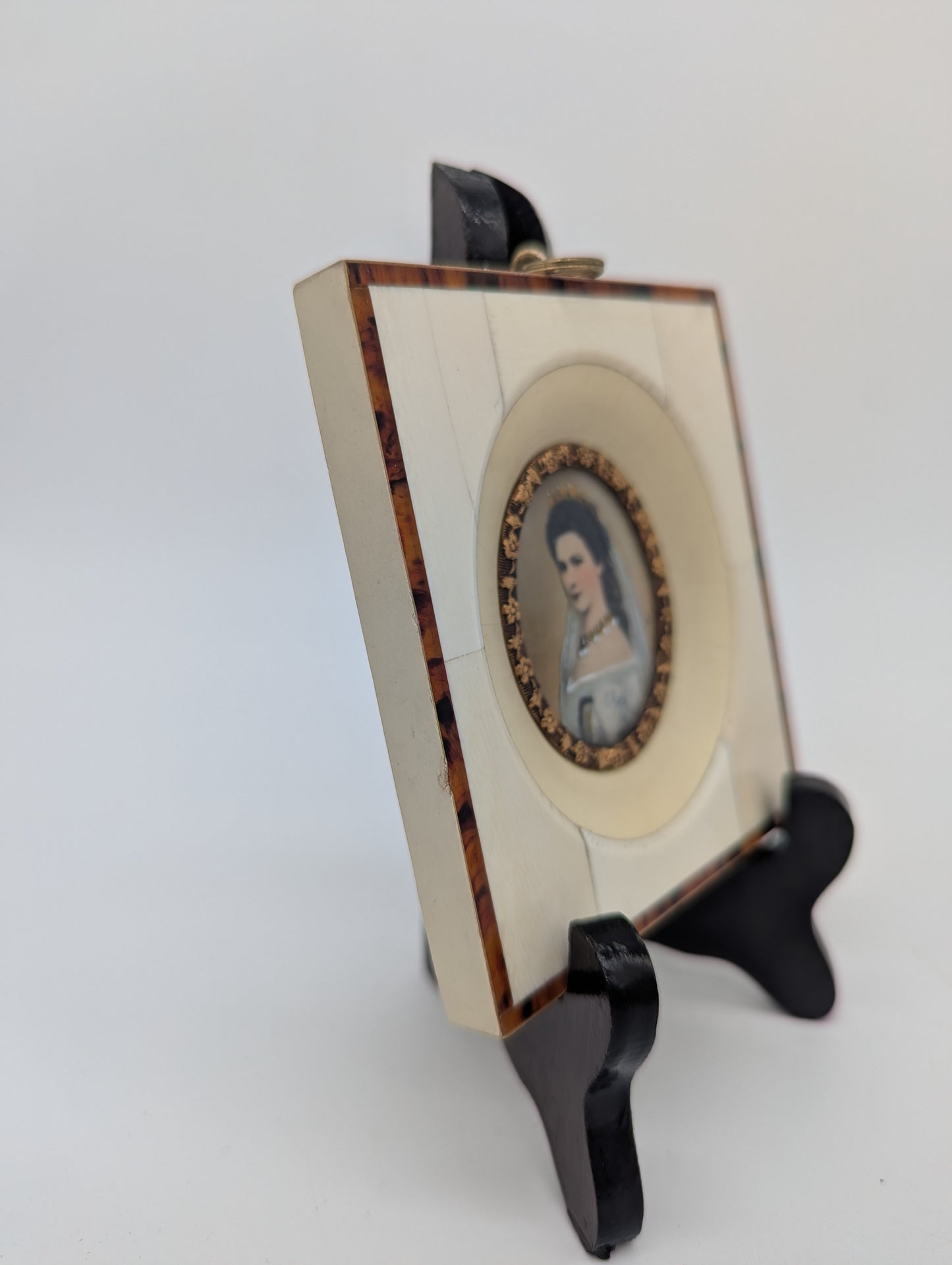 Kaiserin Elisabeth Sisi Lupenmalerei Porträt Miniatur im rechteckigen Rahmen