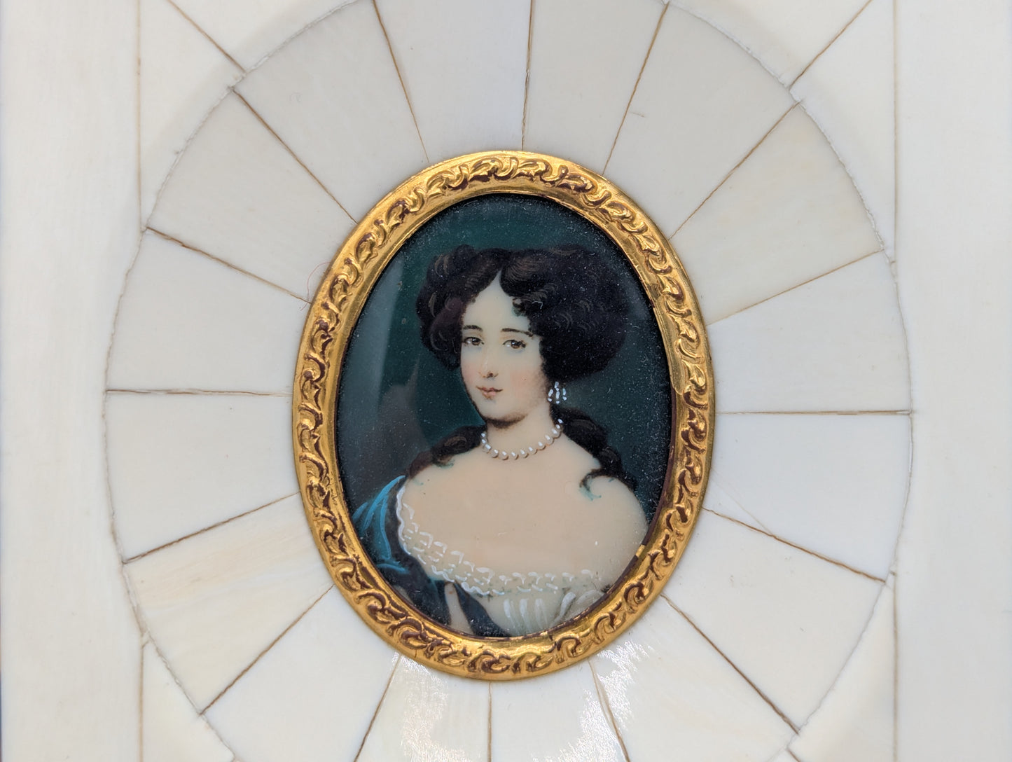 Lupenmalerei Maria Mancini nach Mignard feine Porträt Miniatur im Rahmen