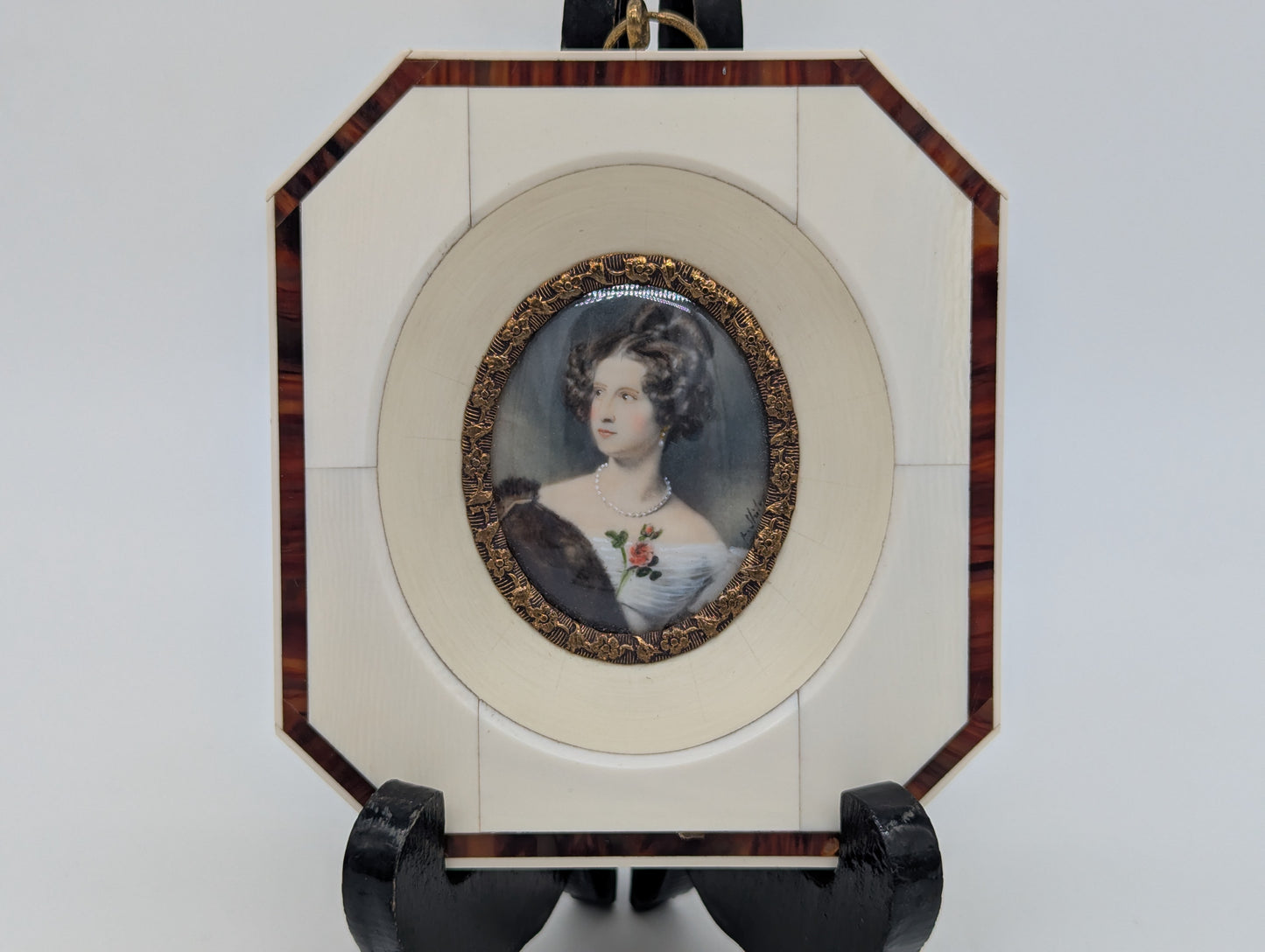 Lupenmalerei Freifrau von Lineden feine Porträt Miniatur im Rahmen Bild