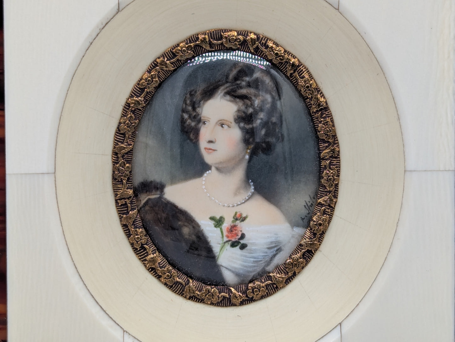 Lupenmalerei Freifrau von Lineden feine Porträt Miniatur im Rahmen Bild