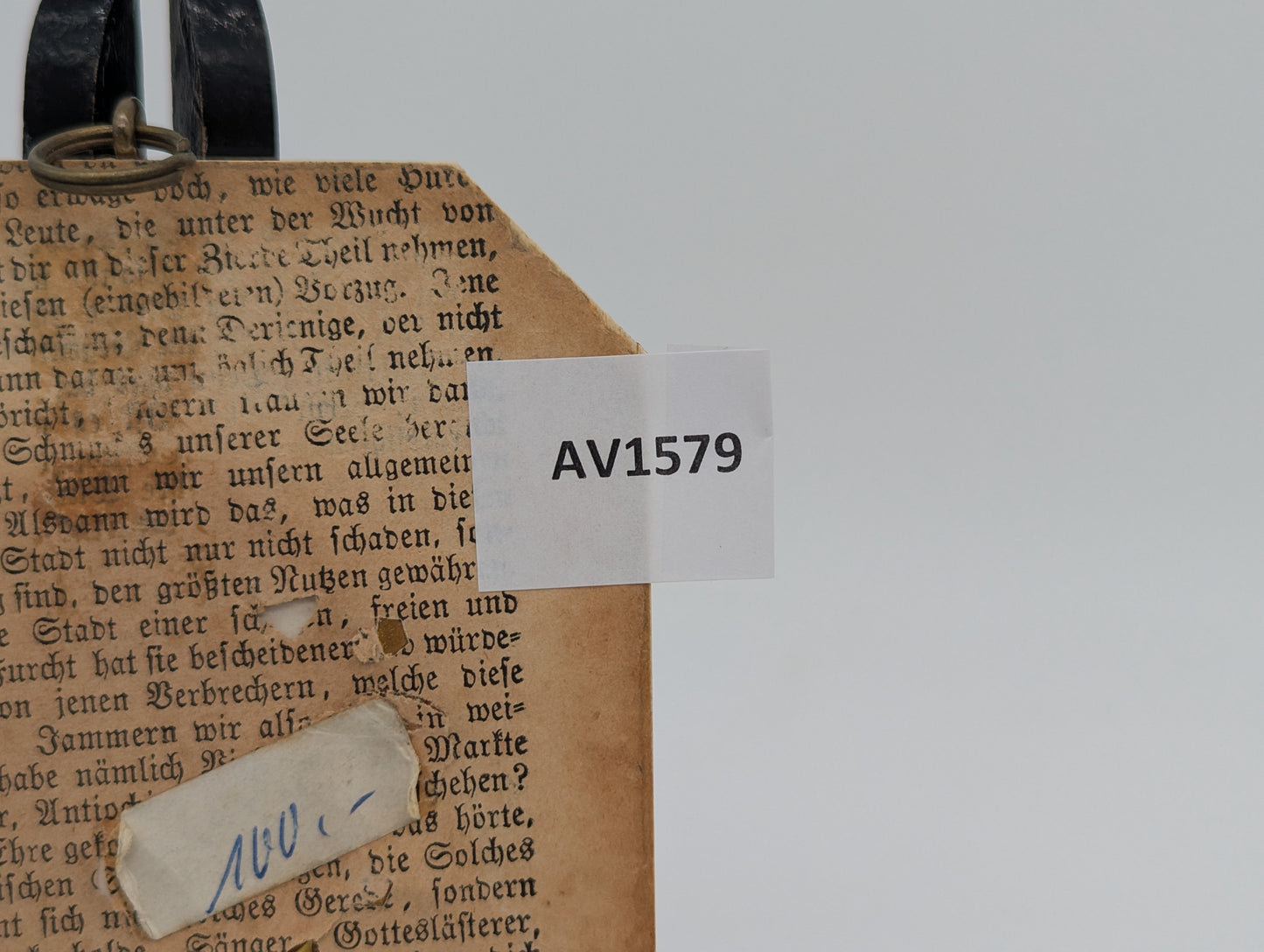 Lupenmalerei junger Mann im roten Gehrock feine Porträt Miniatur im Rahmen