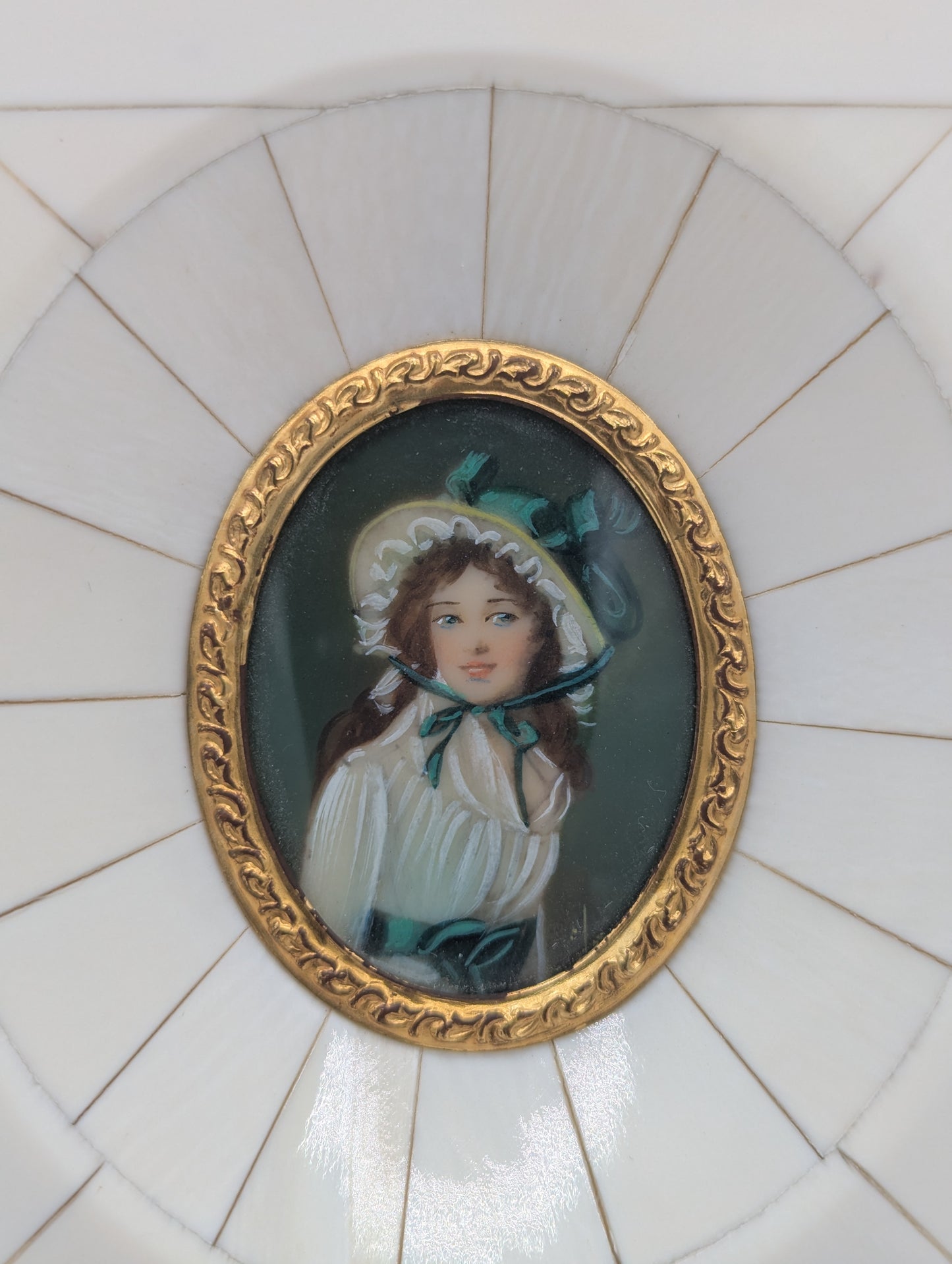 Lupenmalerei Madame Seriziat feine Porträt Miniatur im Rahmen Bild