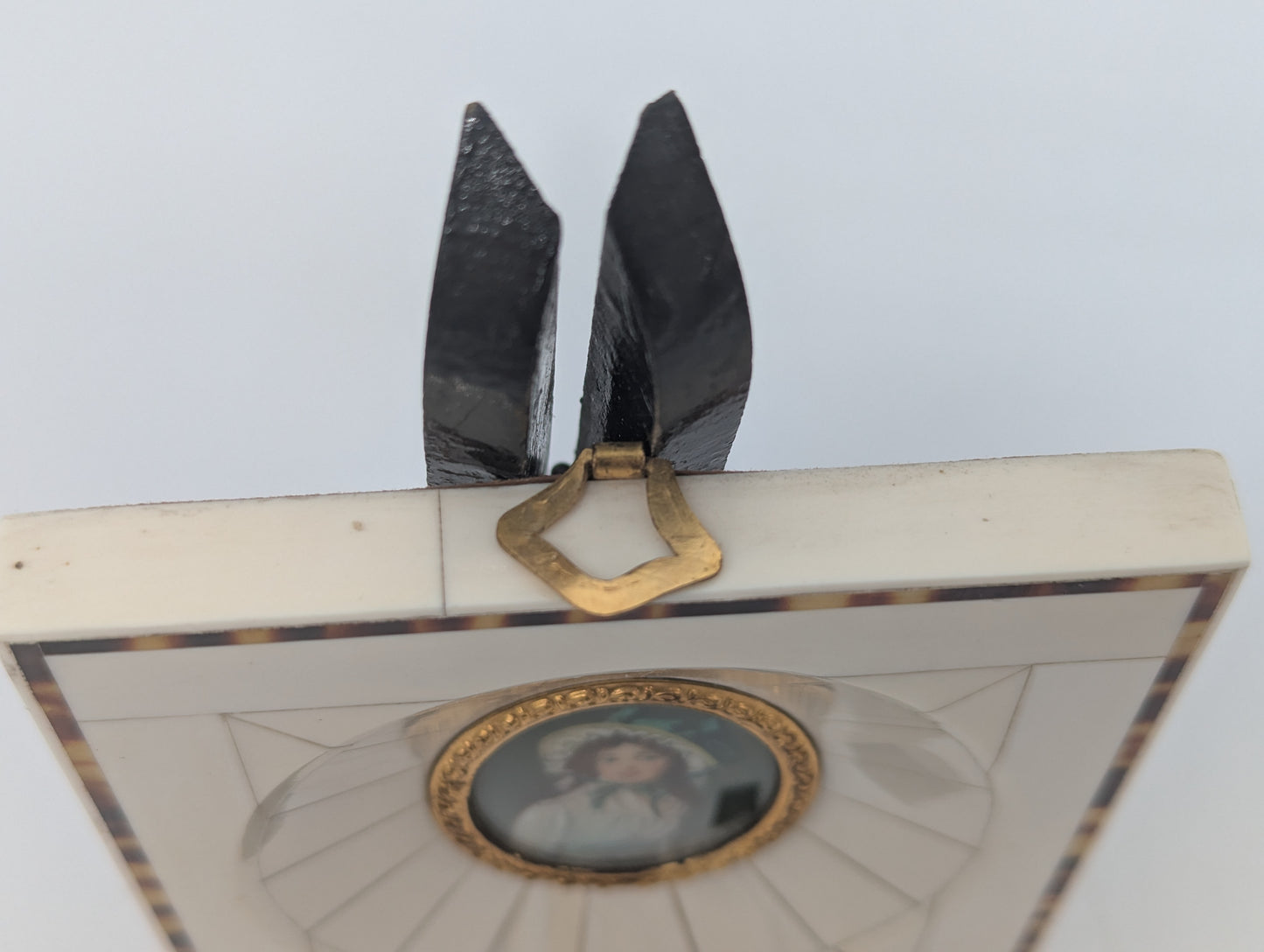 Lupenmalerei Madame Seriziat feine Porträt Miniatur im Rahmen Bild