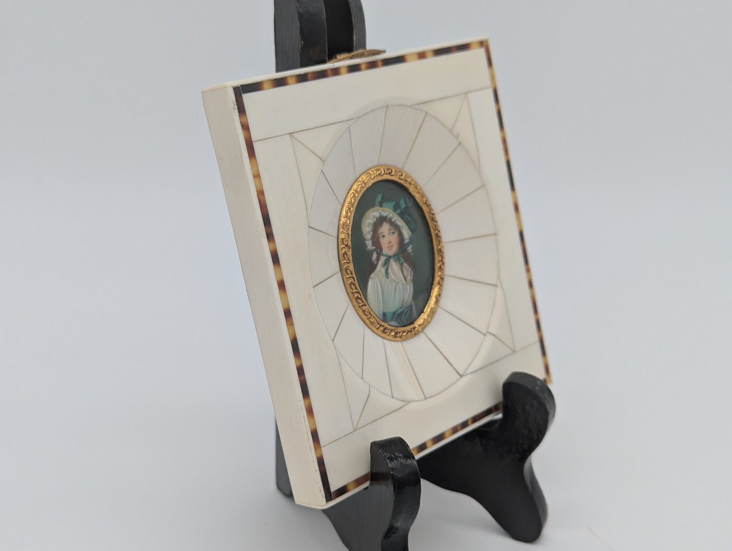 Lupenmalerei Madame Seriziat feine Porträt Miniatur im Rahmen Bild