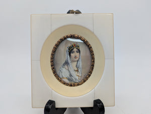 Lupenmalerei Josephine mit Krone feine Porträt Miniatur im Rahmen Bild