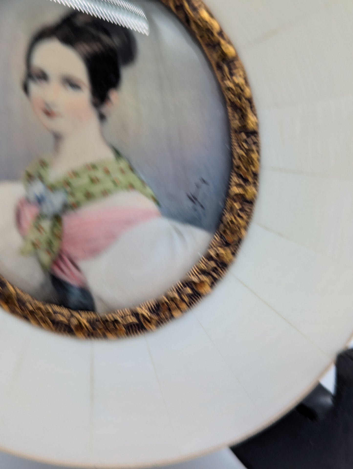 Lupenmalerei Fürstin von Liechtenstein feine Porträt Miniatur im Rahmen