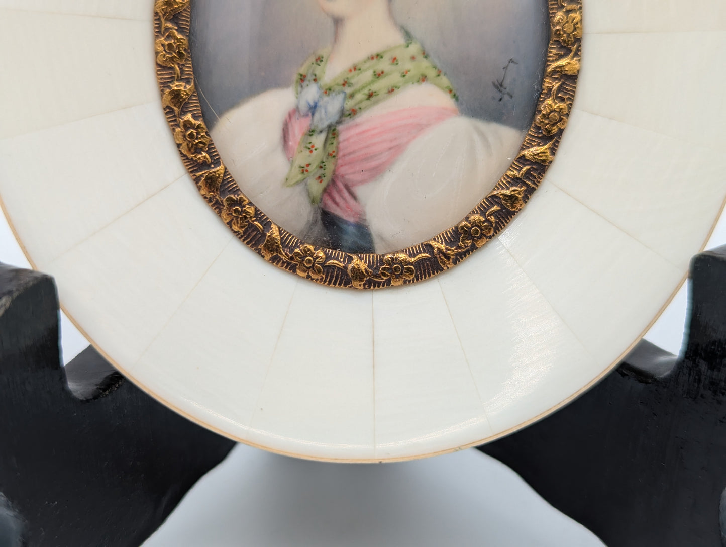 Lupenmalerei Fürstin von Liechtenstein feine Porträt Miniatur im Rahmen