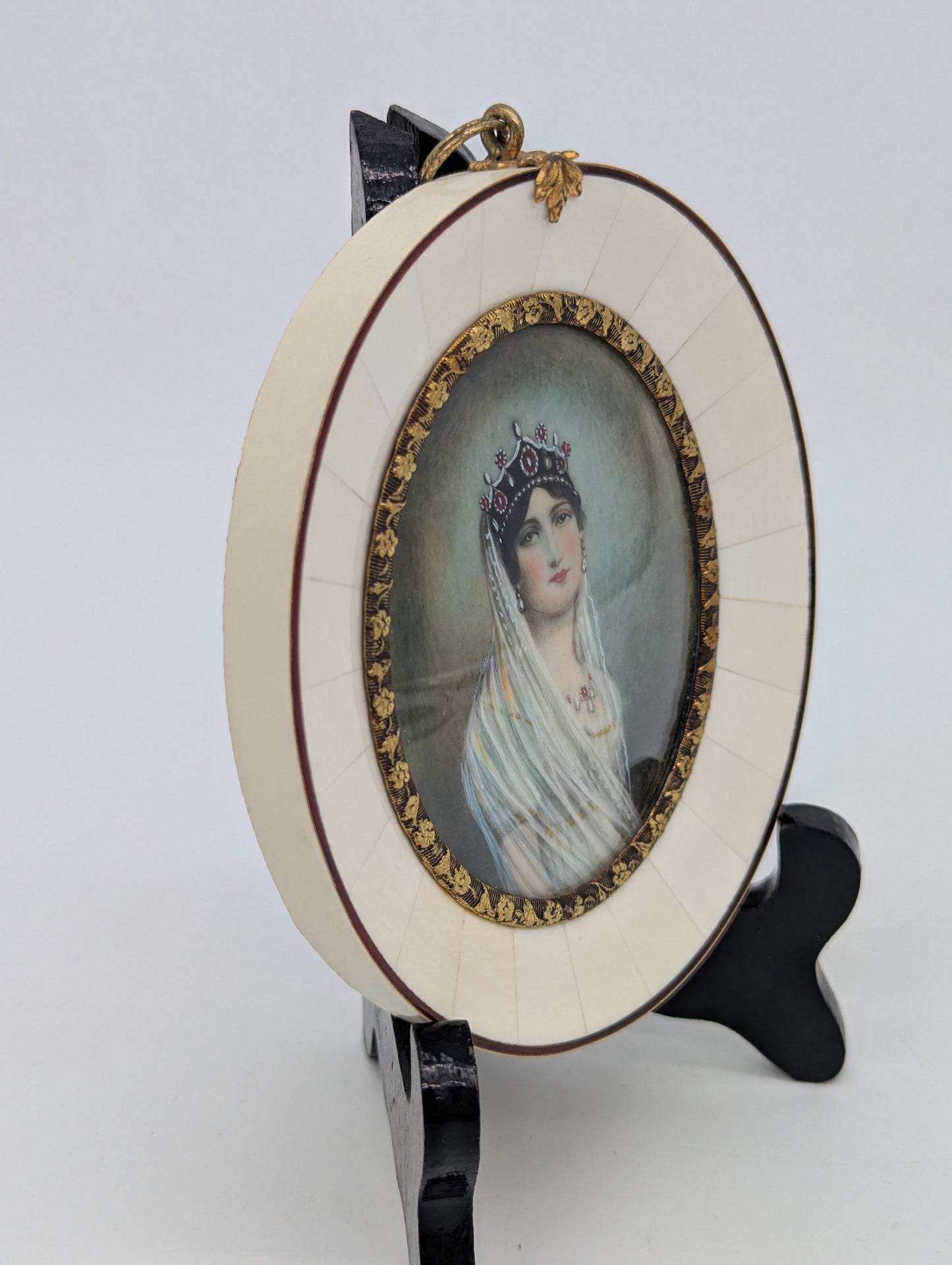 Lupenmalerei Miniaturmalerei Adlige Dame feine Porträt Miniatur im Rahmen