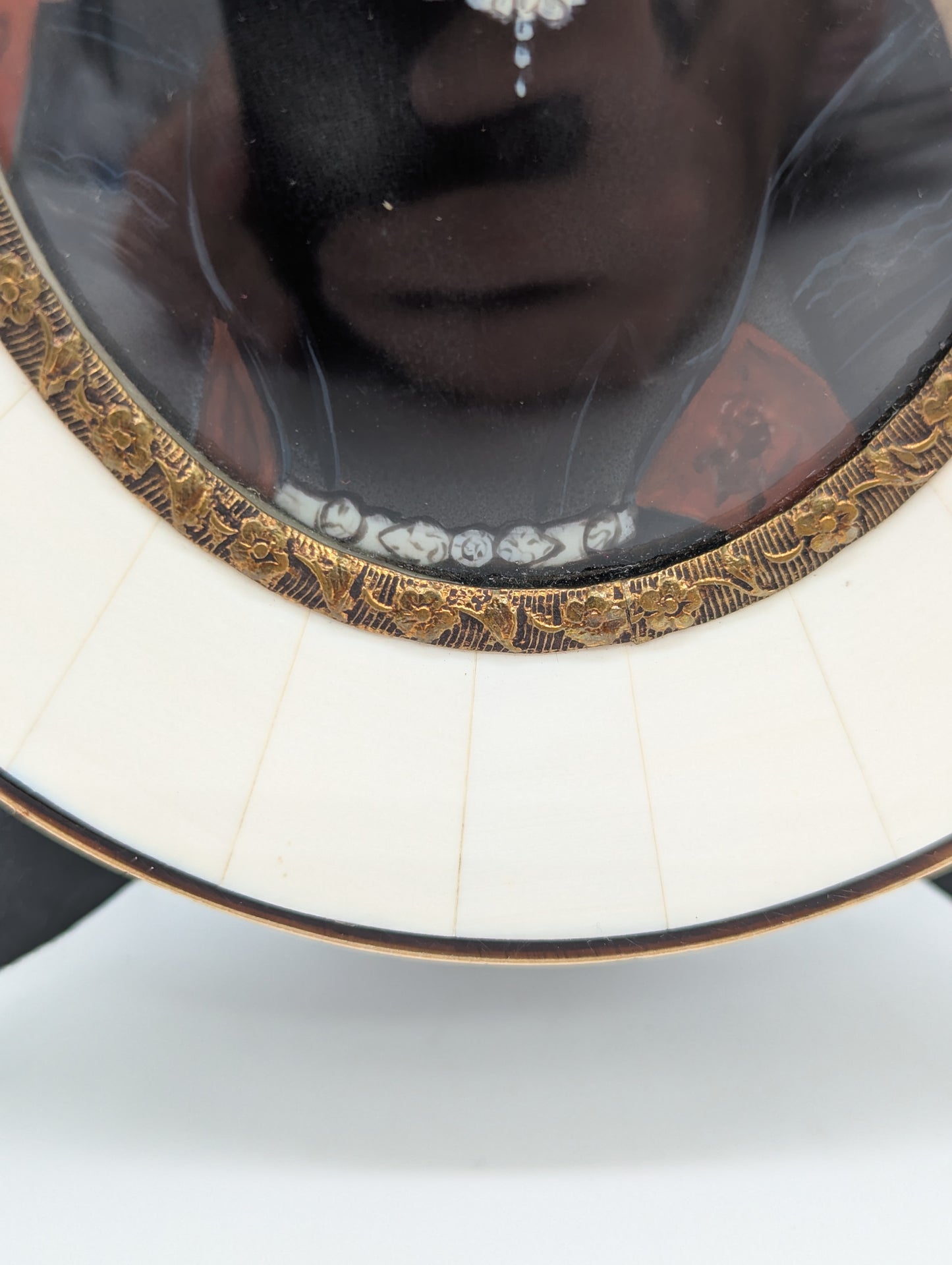 Lupenmalerei Miniatur Lola Mouter feine Porträt Miniatur im Rahmen