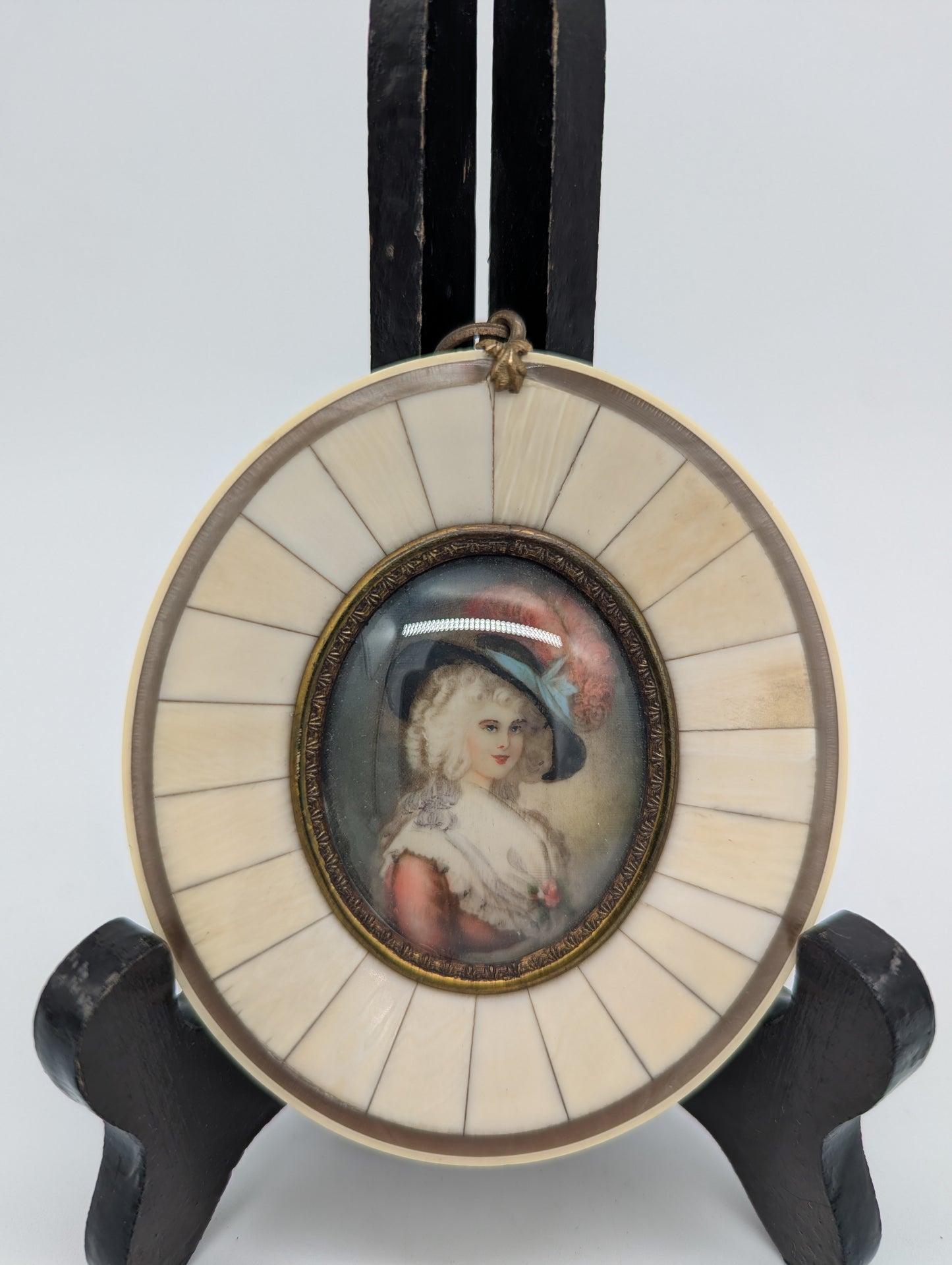 Lupenmalerei Edle Dame im Rokoko-Stil Porträt Miniatur im Rahmen