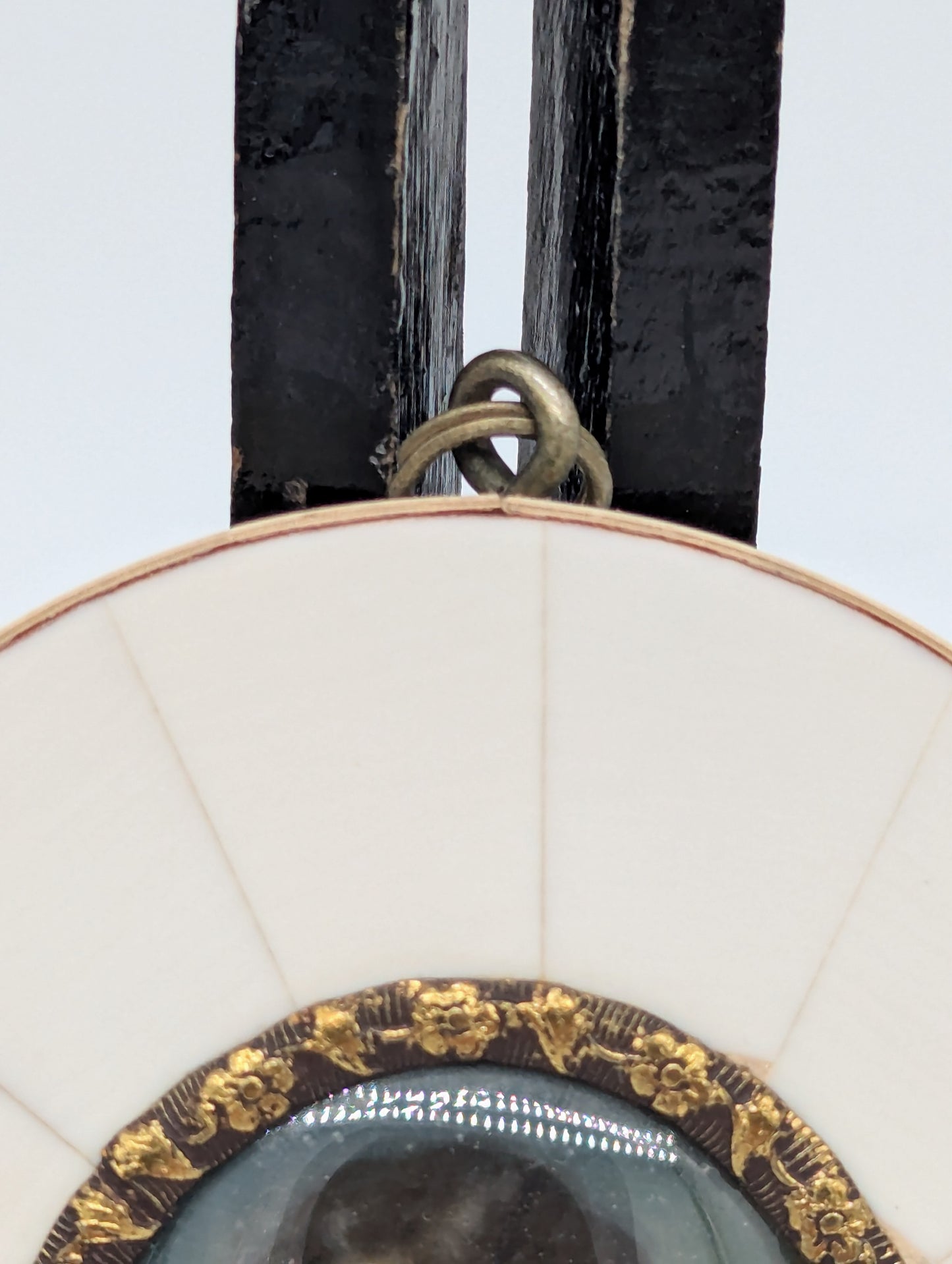 Lupenmalerei Miniaturmalerei feines Herrenportrait im klassischen Rahmen