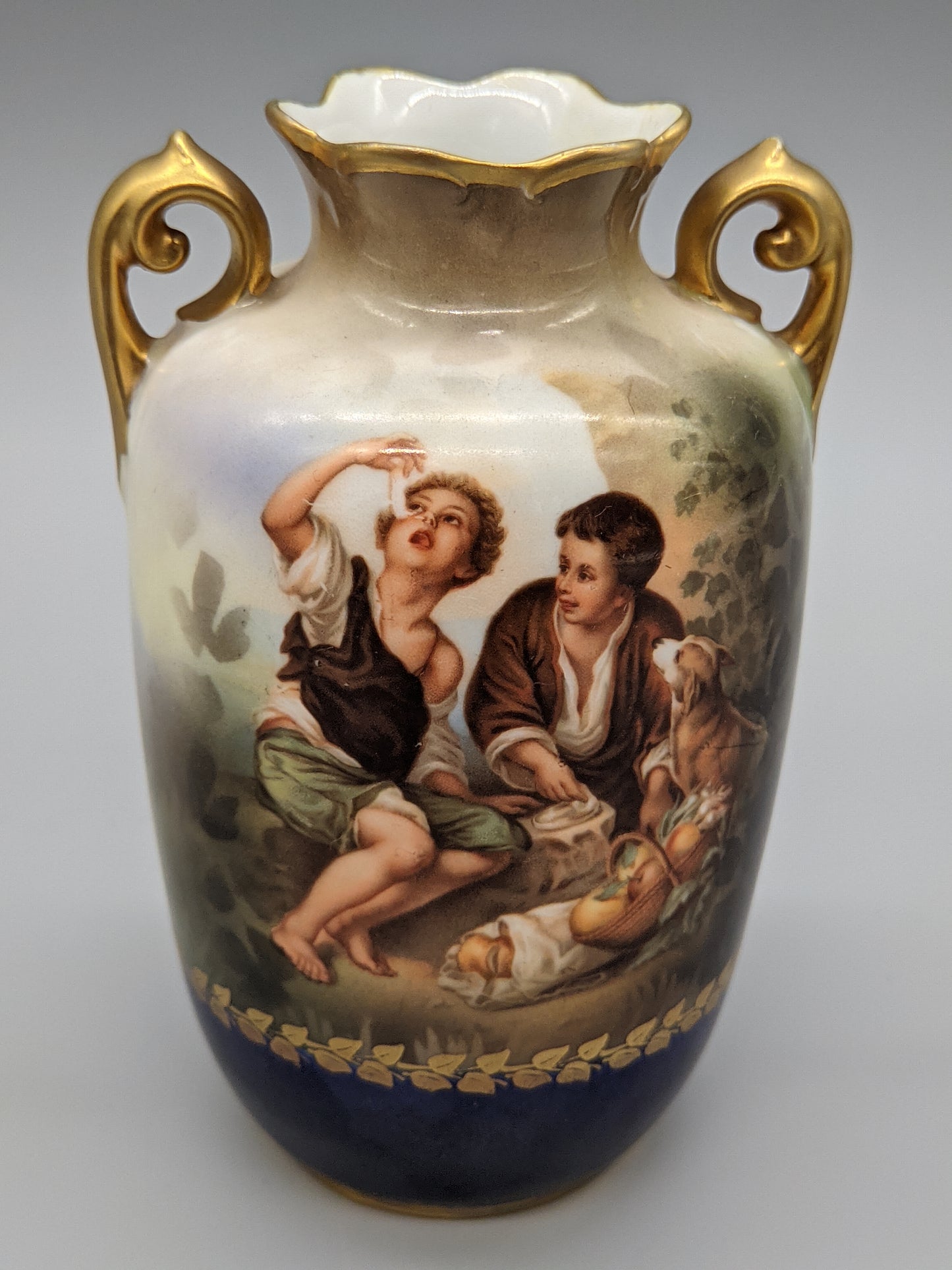 Antike RS Suhl Prunk Vase Klassisches Motiv mit Goldstaffierung