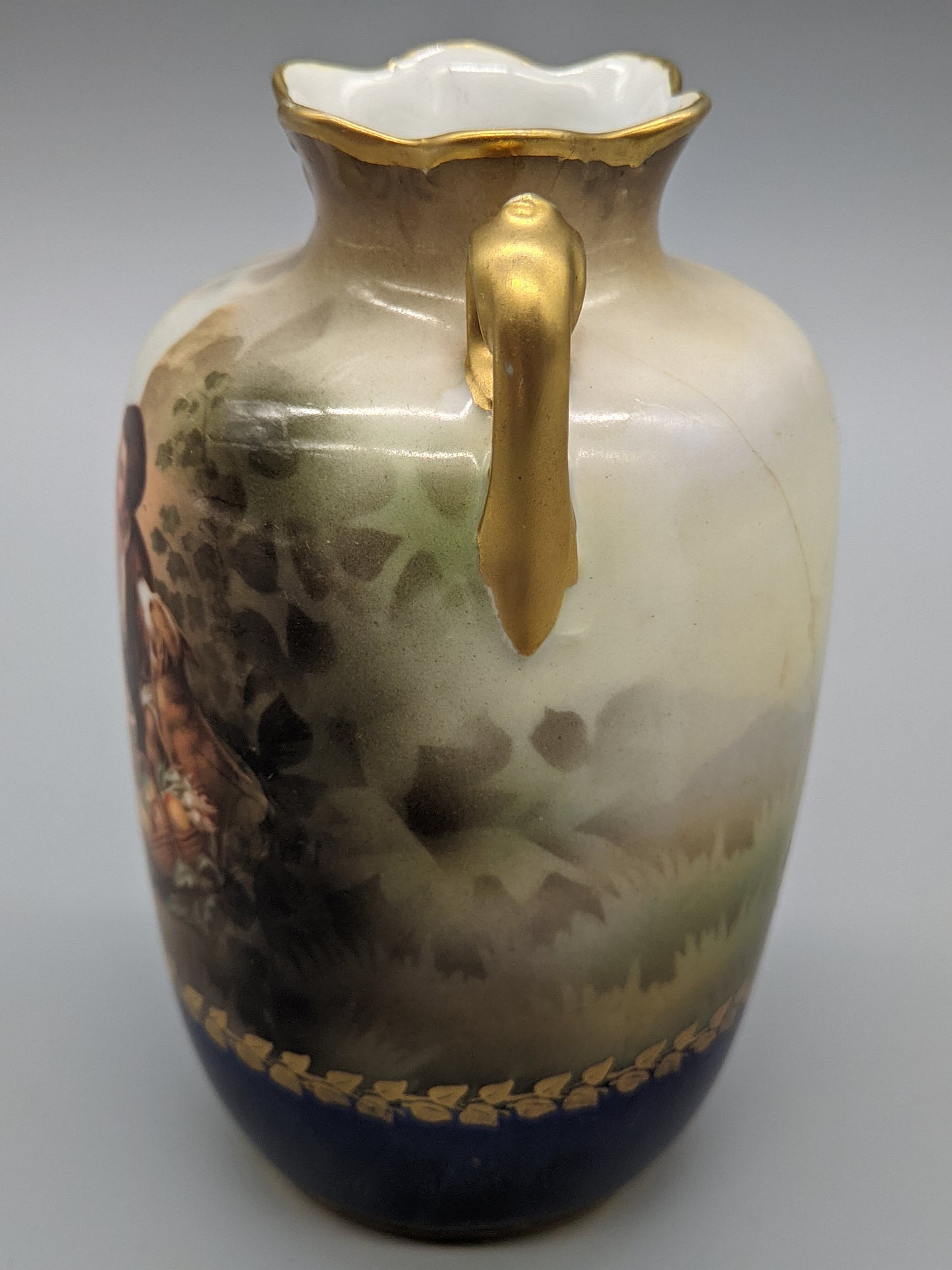Antike RS Suhl Prunk Vase Klassisches Motiv mit Goldstaffierung