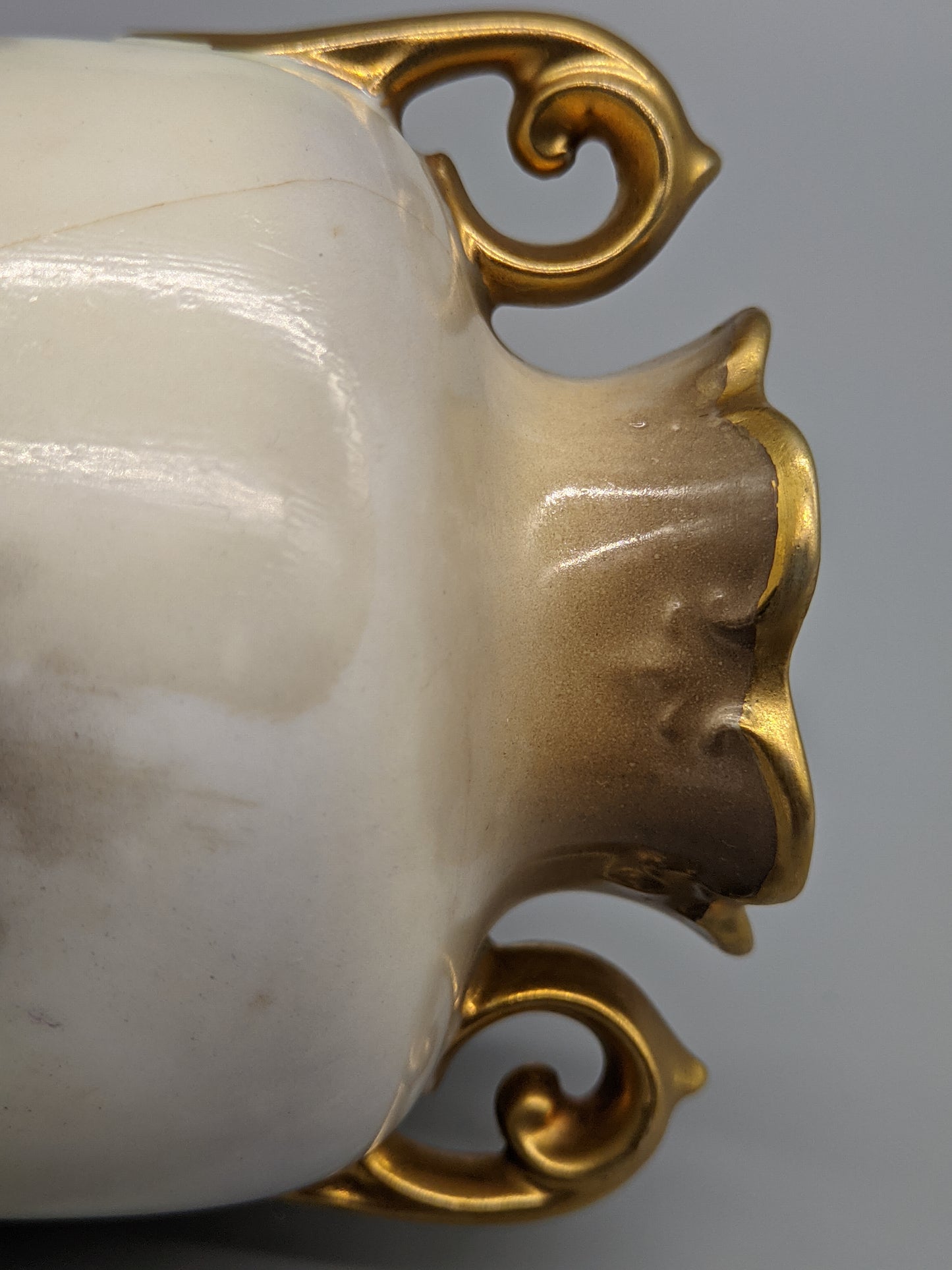 Antike RS Suhl Prunk Vase Klassisches Motiv mit Goldstaffierung