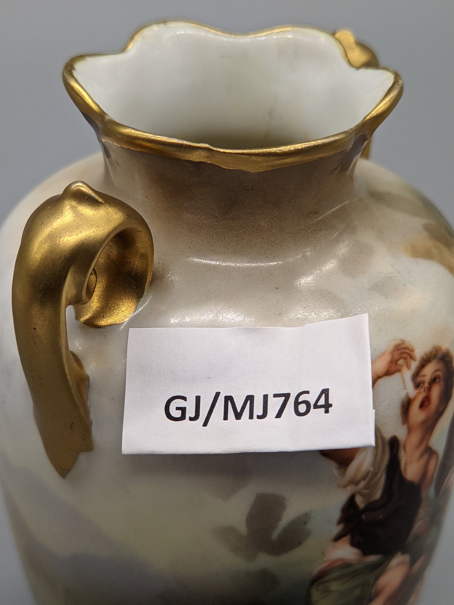 Antike RS Suhl Prunk Vase Klassisches Motiv mit Goldstaffierung