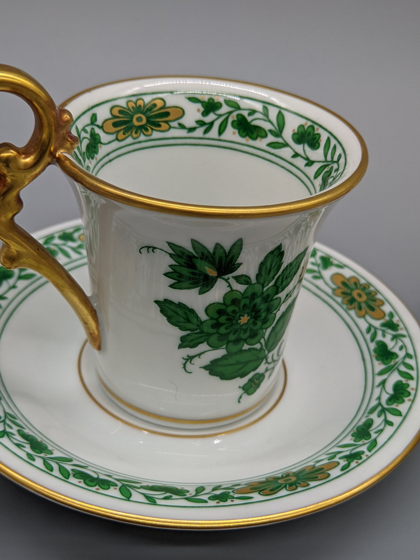 Exklusive Sets aus Porzellan – Edle Vintage Mokka Tassen