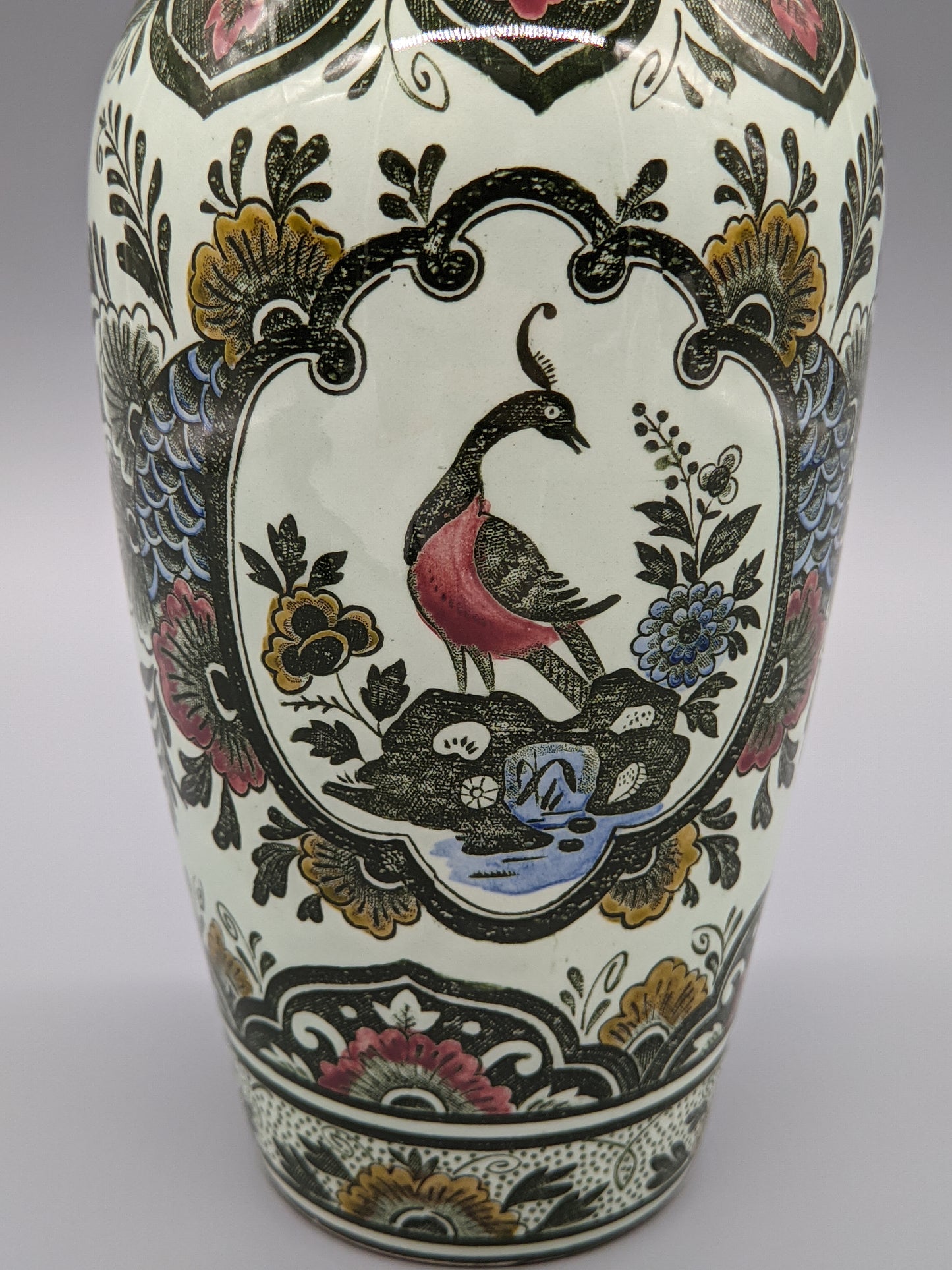 Villeroy & Boch Paon Vase Handausgemaltes Pfauen Motiv
