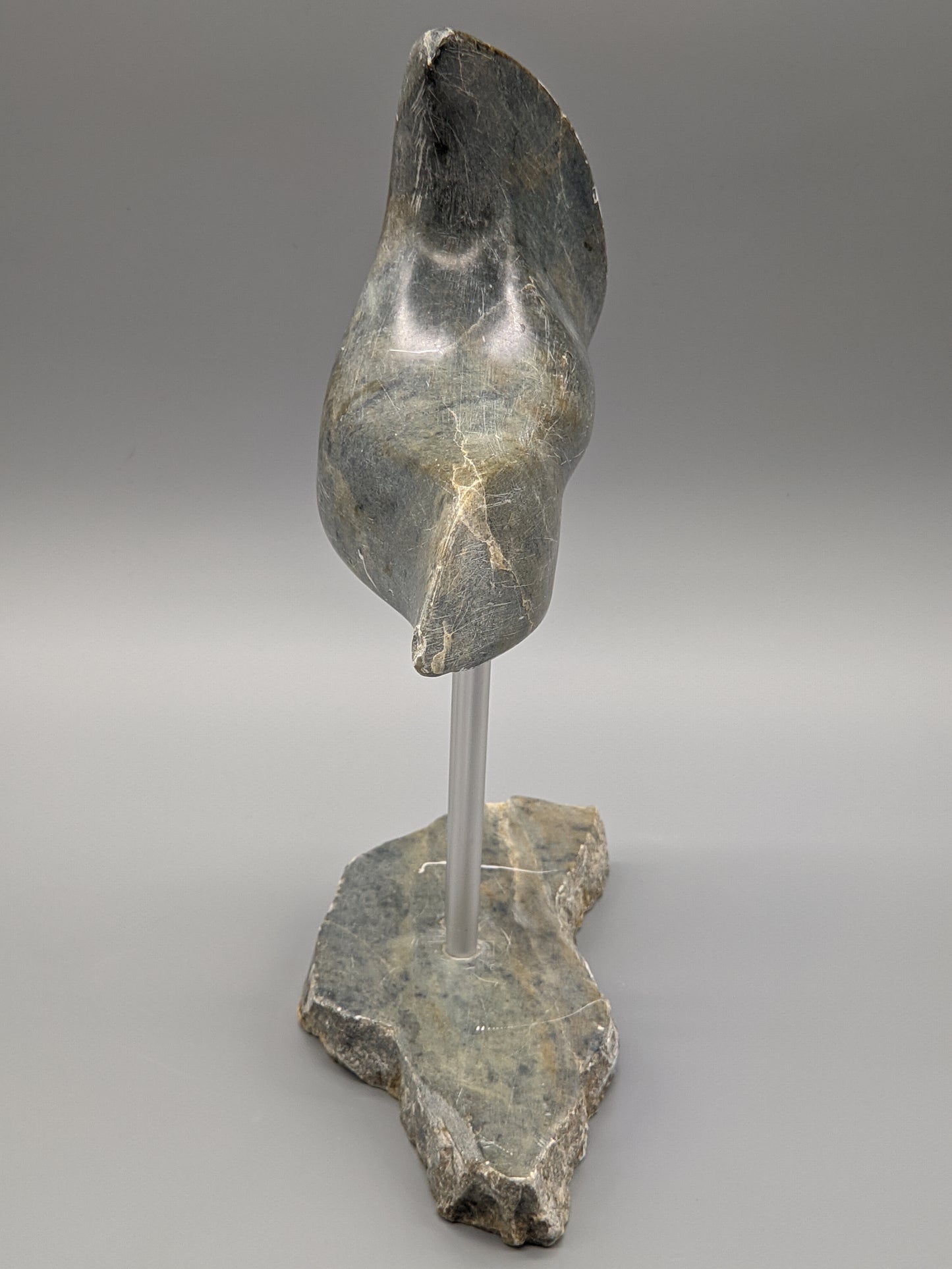 Abstrakte Inuit Speckstein Skulptur Kunstvolles Design aus Kanada