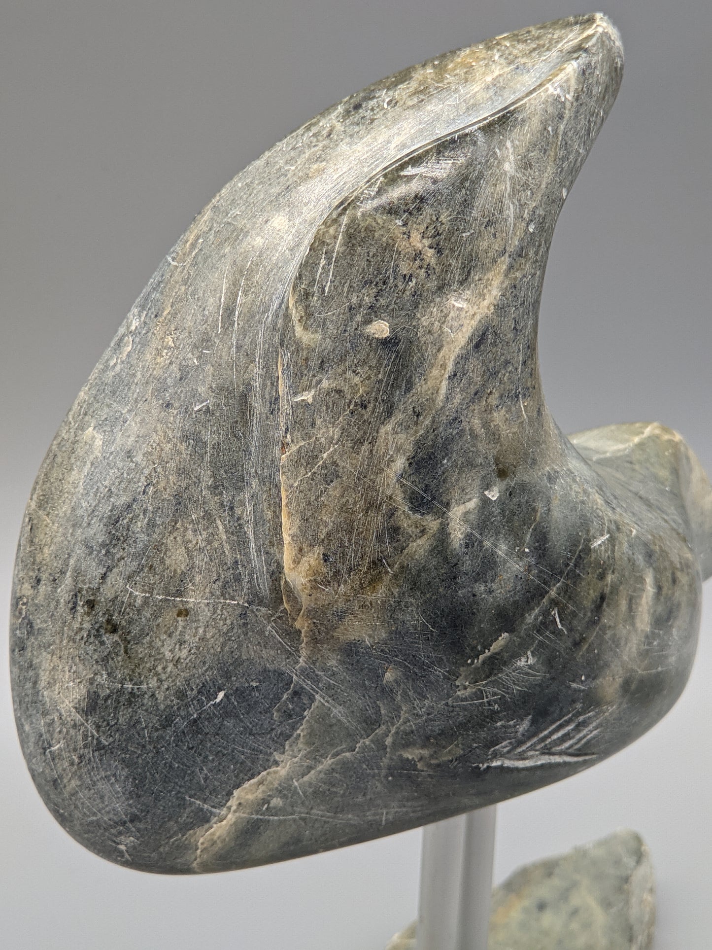 Abstrakte Inuit Speckstein Skulptur Kunstvolles Design aus Kanada