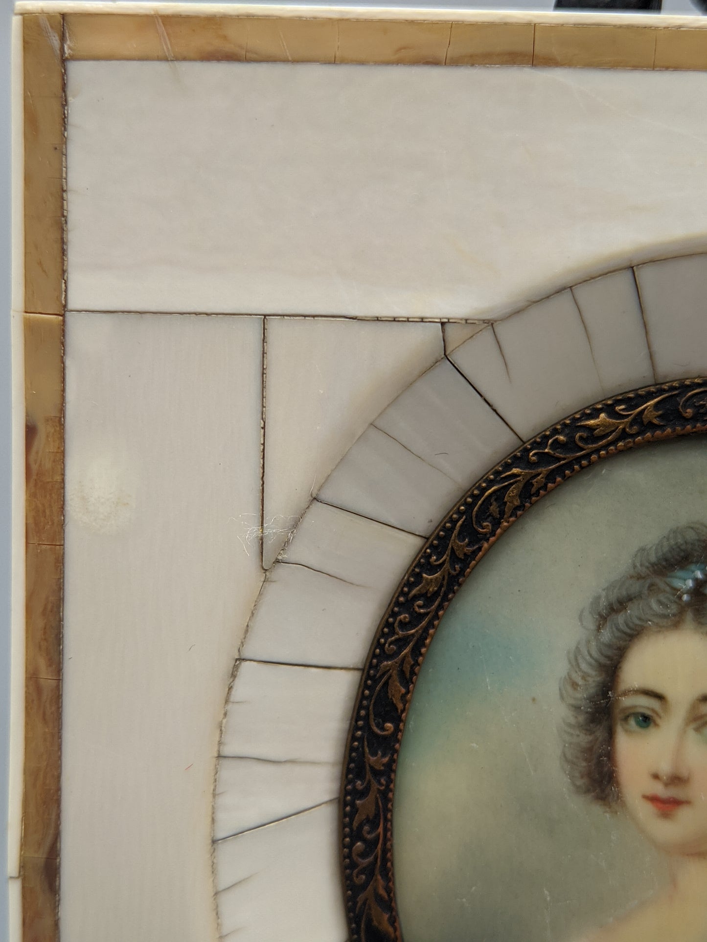 Antike Miniature Malerei Portrait einer Dame im Mosaikrahmen