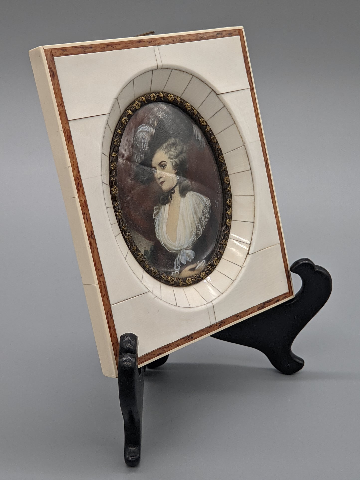 Antikes Miniaturporträt einer edlen Dame Elegantes Kunstwerk