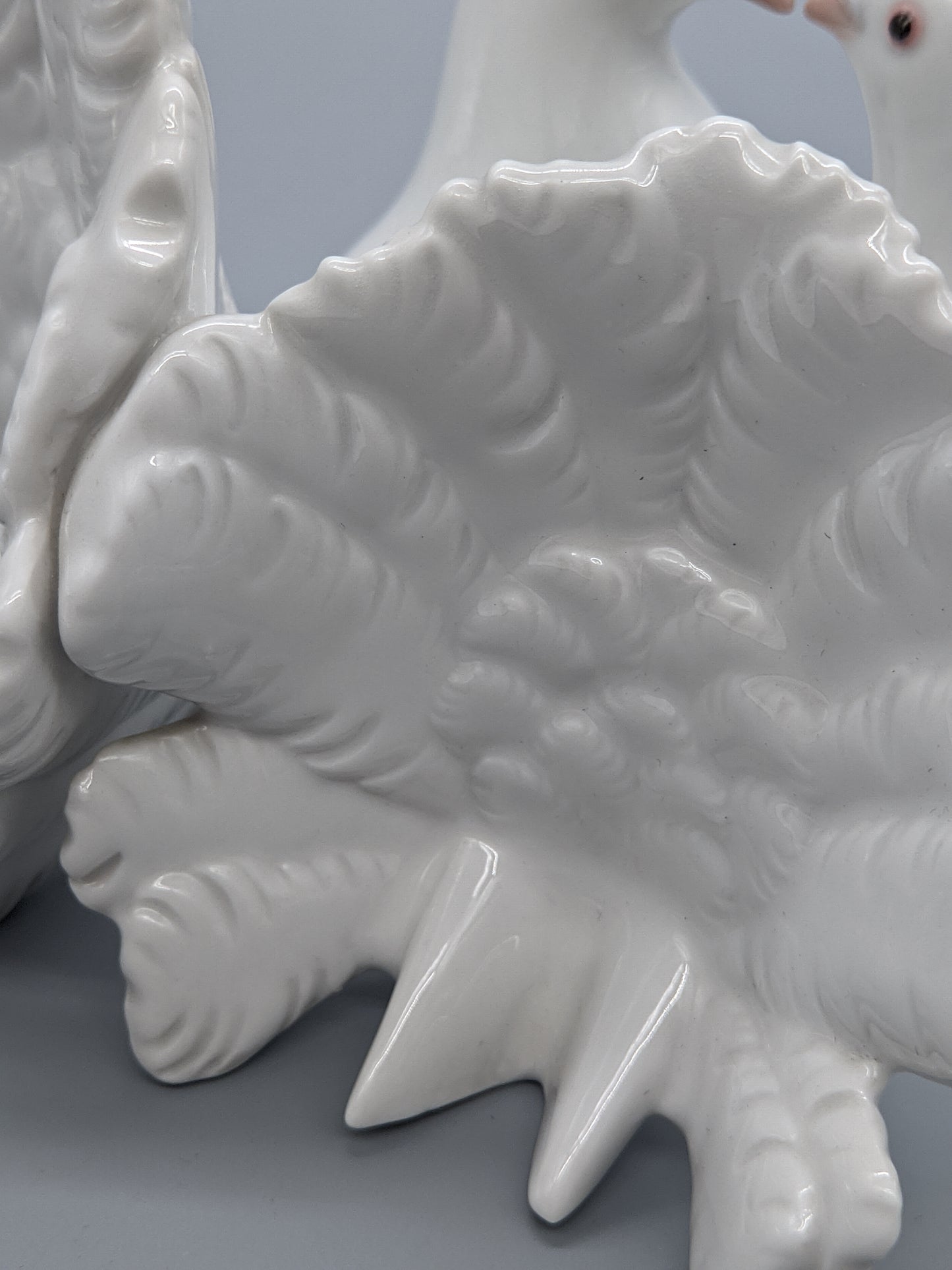 Elegantes Lladró Tauben Paar aus Porzellan – Kunstvolle Handarbeit