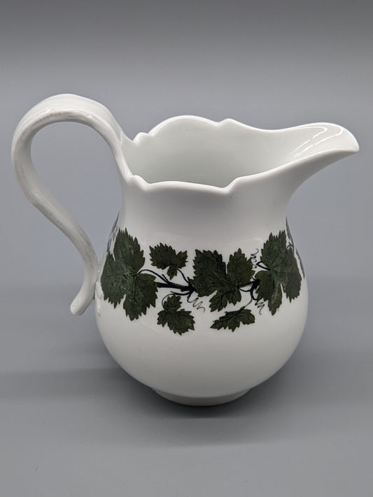 Meissen Sahnegießer Weinlaub Edles Porzellan im klassischen Dekor