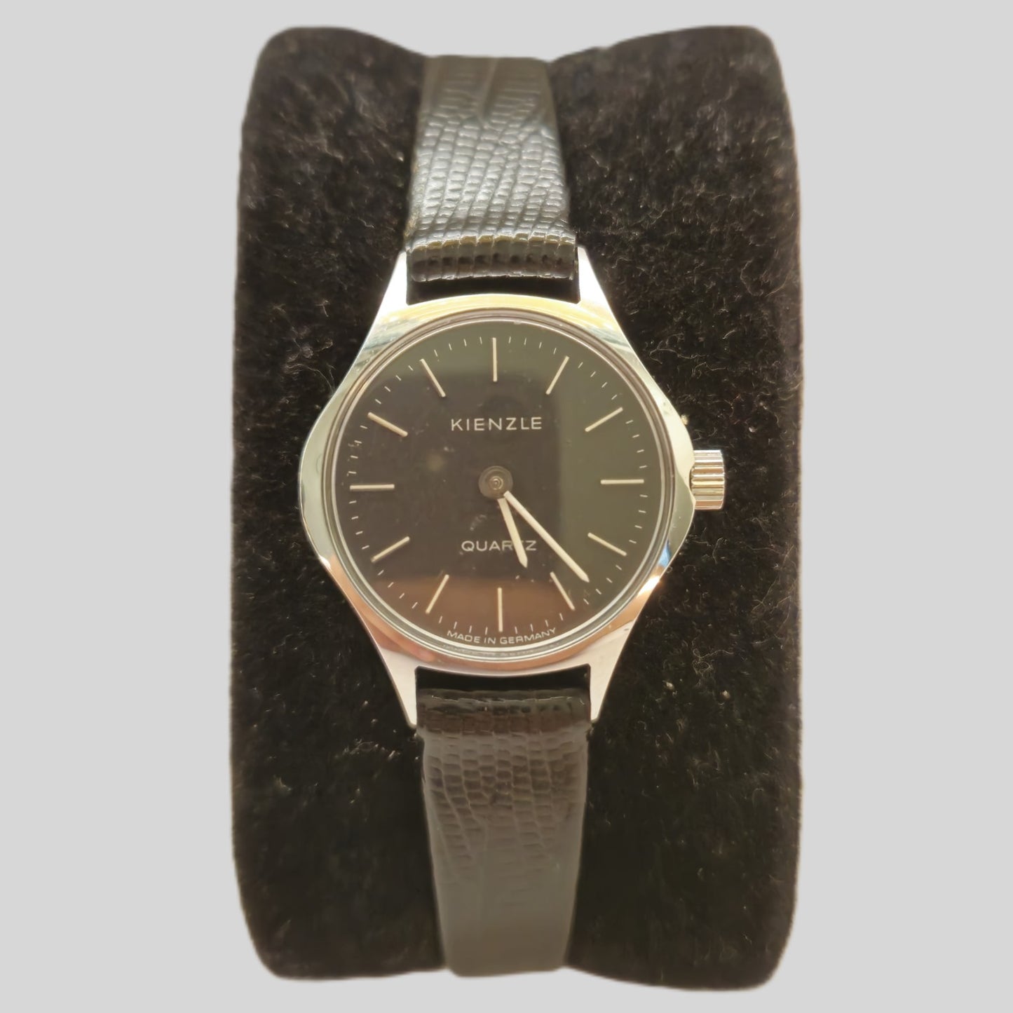 Kienzle Armbanduhr – Klassische Quarzuhr mit minimalistischem Design