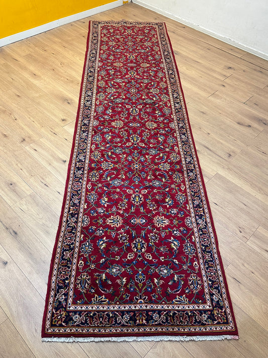 Keschan Läufer Schurwolle Rot mit floralem Rankenmuster