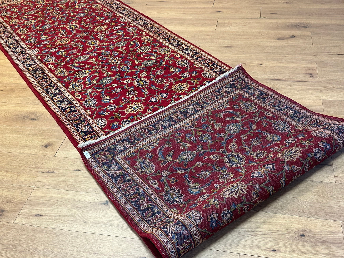 Keschan Läufer Schurwolle Rot mit floralem Rankenmuster