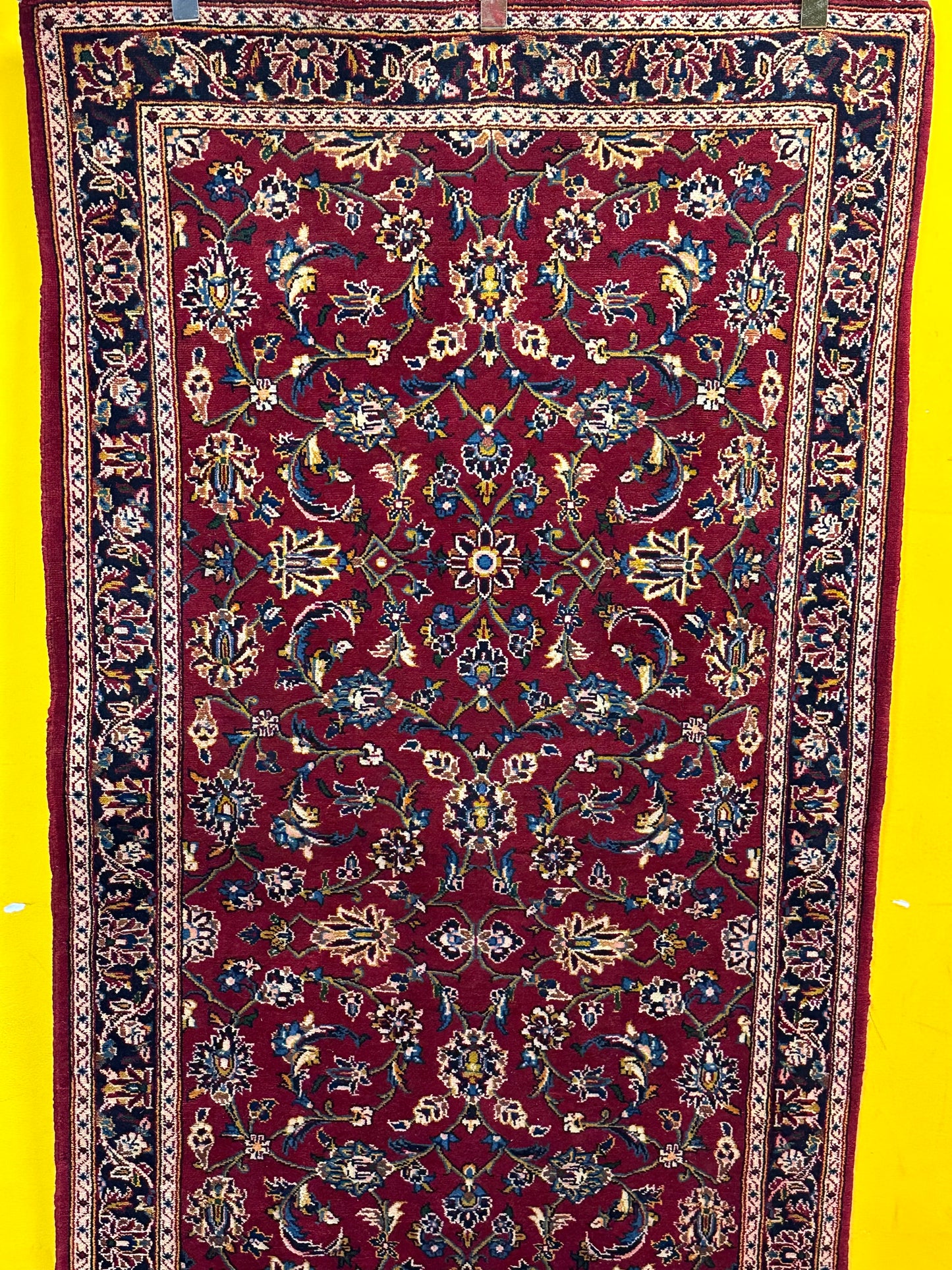 Keschan Läufer Schurwolle Rot mit floralem Rankenmuster